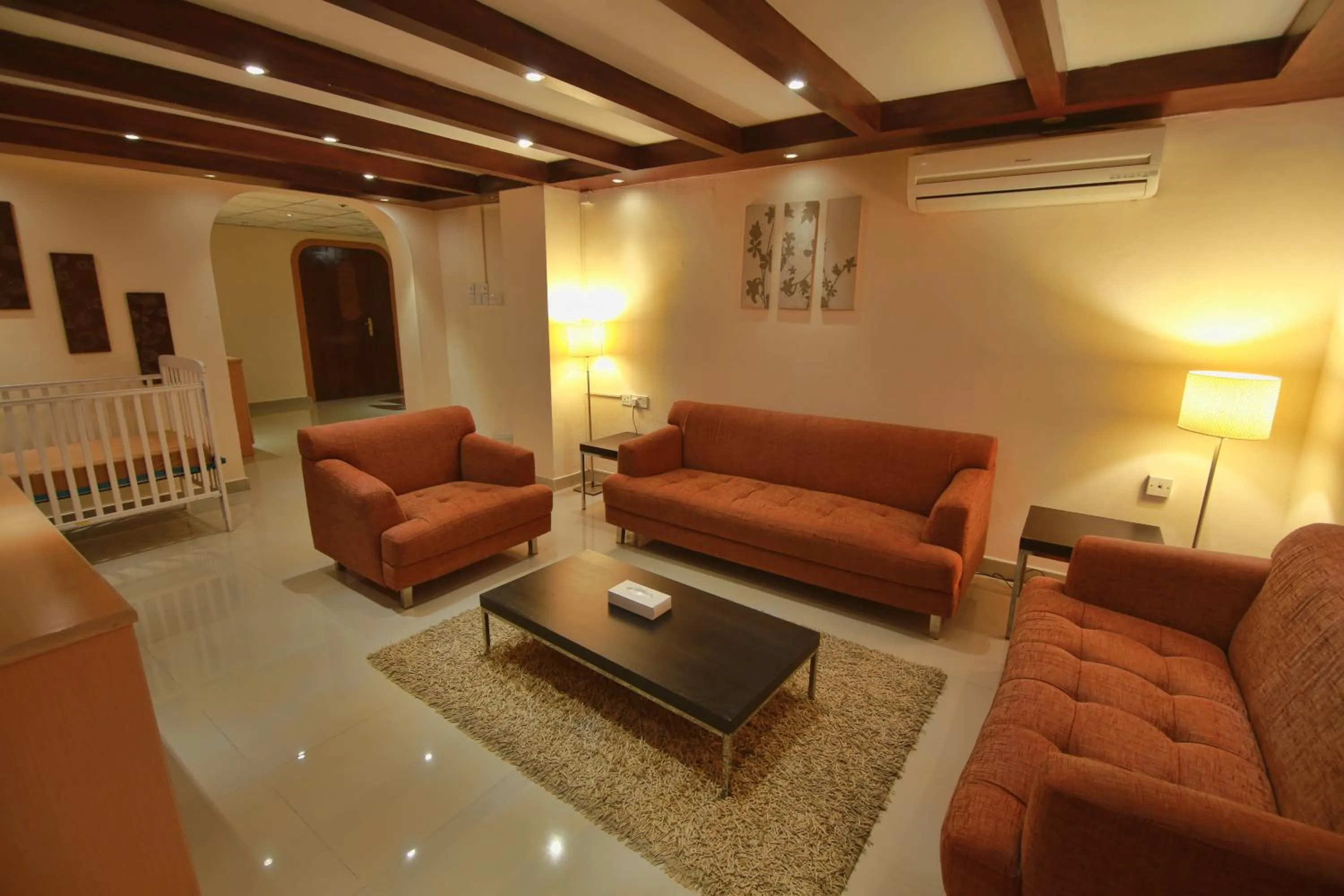 Living room in Mutrah Hotel