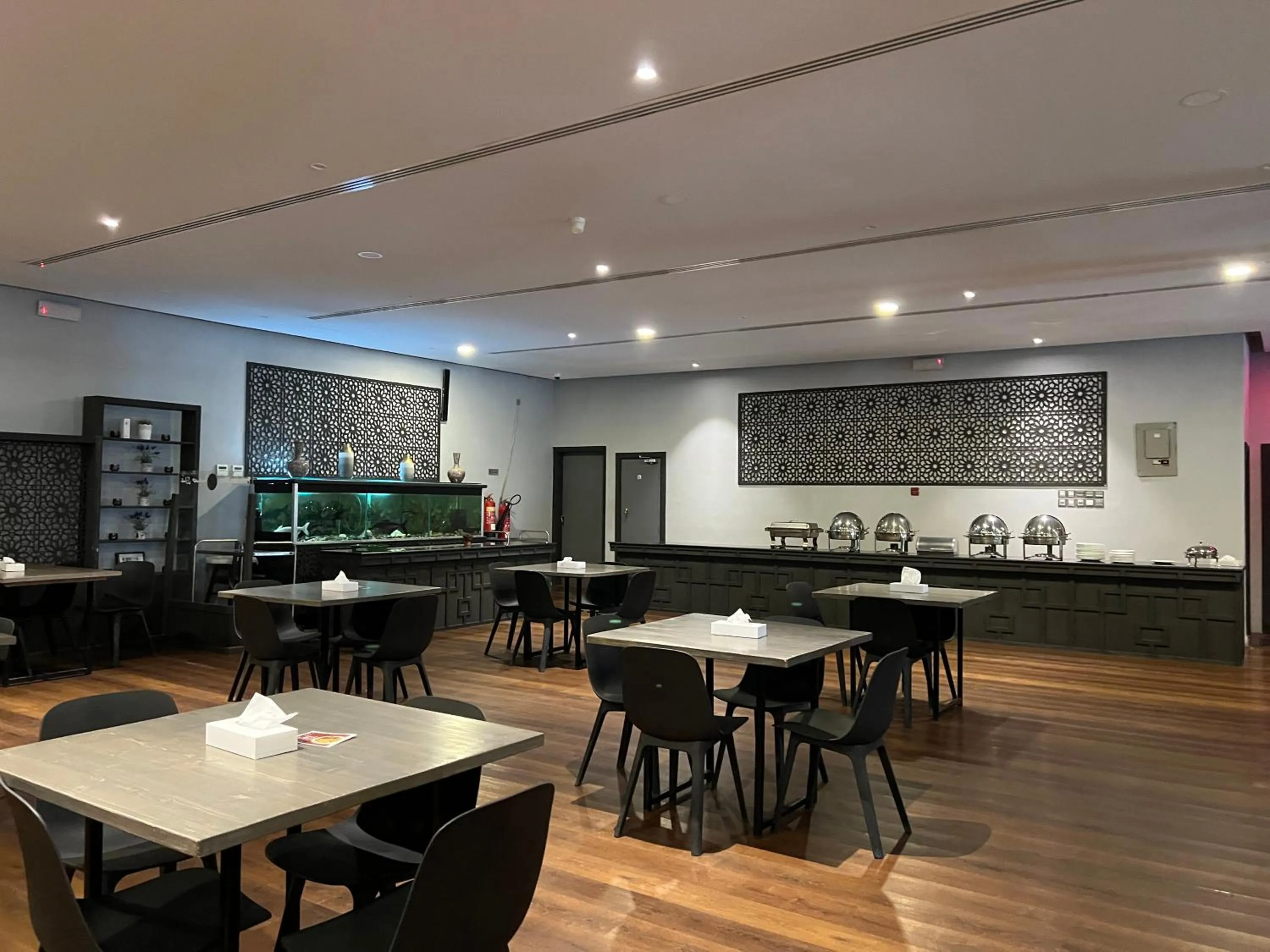 Restaurant/places to eat in Mutrah Hotel