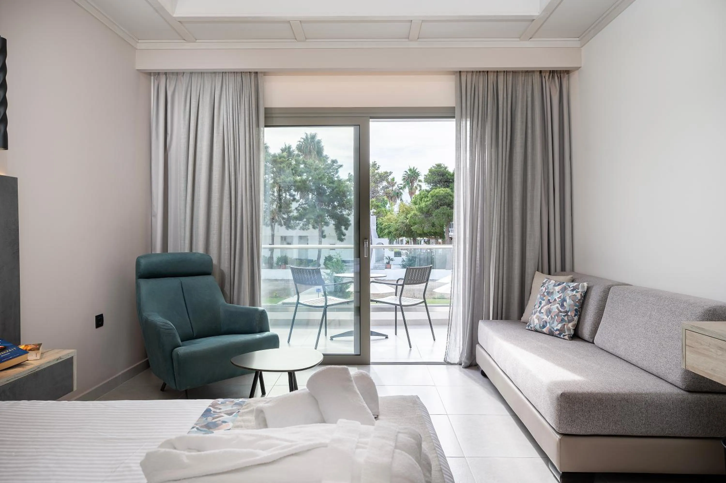 Photo of the whole room, Bed in Palladium hotel