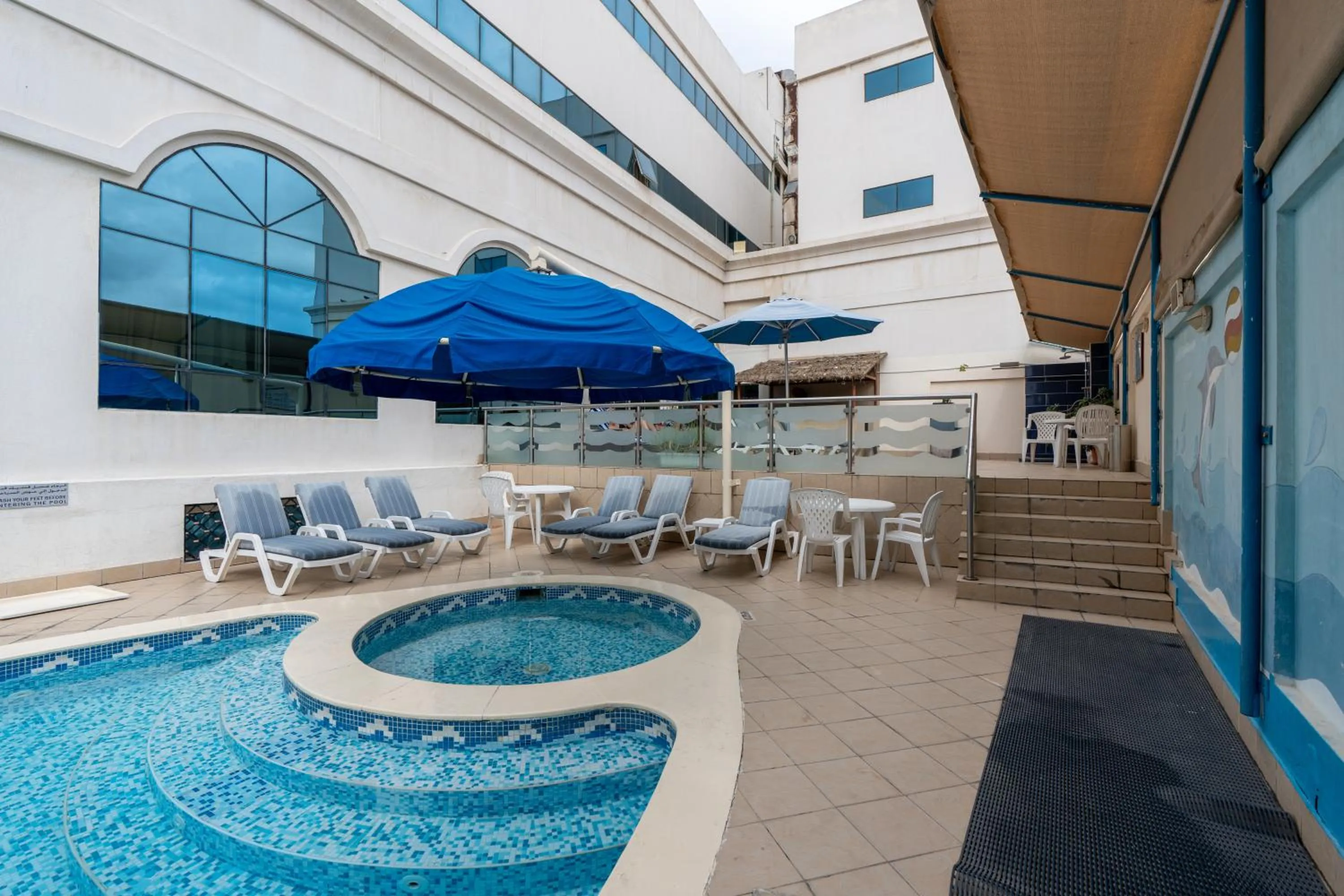 Swimming pool in Lavender Hotel Sharjah