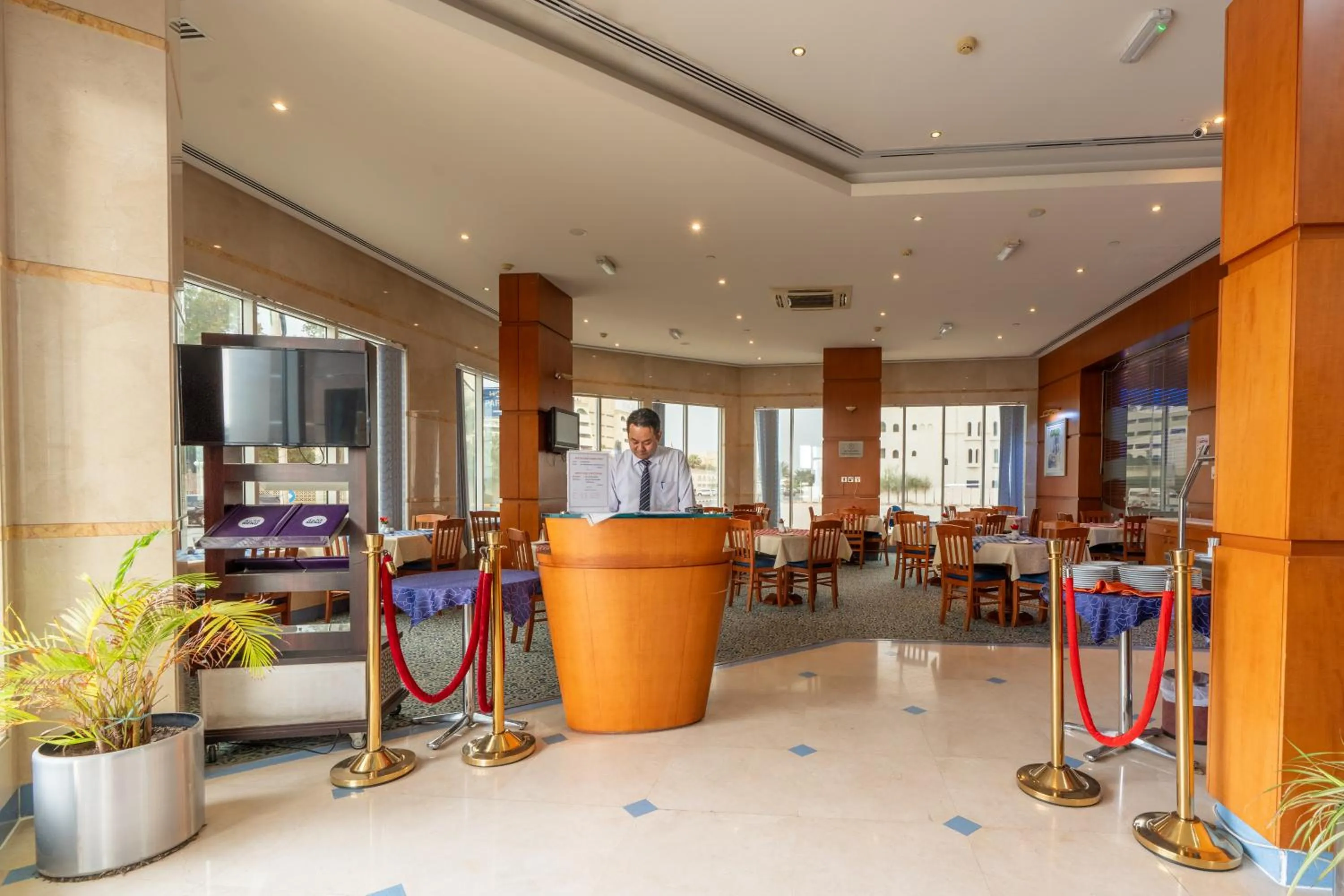 Restaurant/places to eat in Lavender Hotel Sharjah