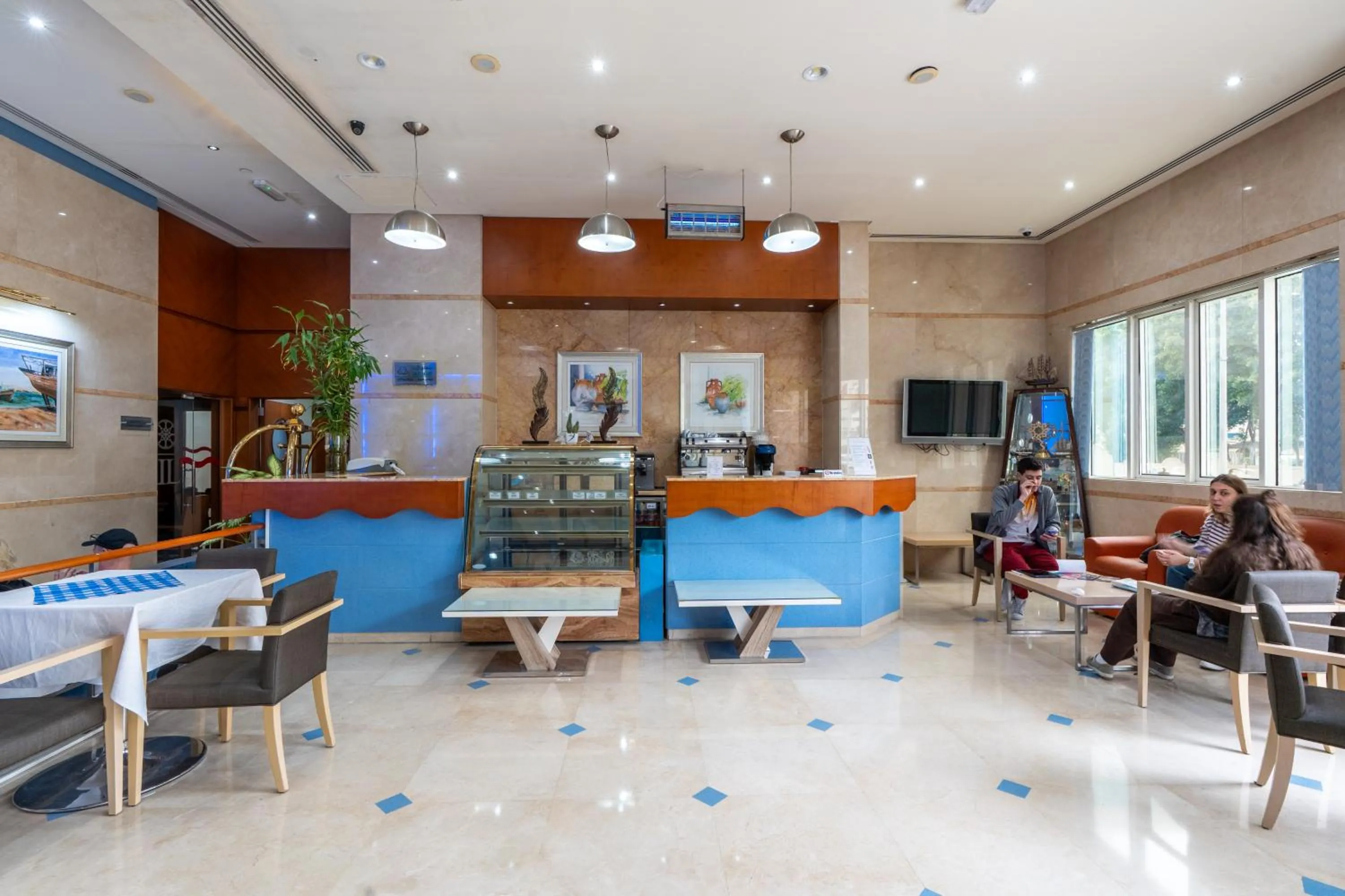 Restaurant/places to eat in Lavender Hotel Sharjah