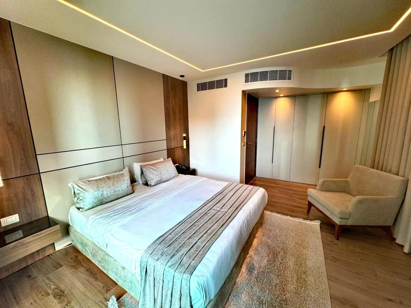 Bed in King Suites Hotel