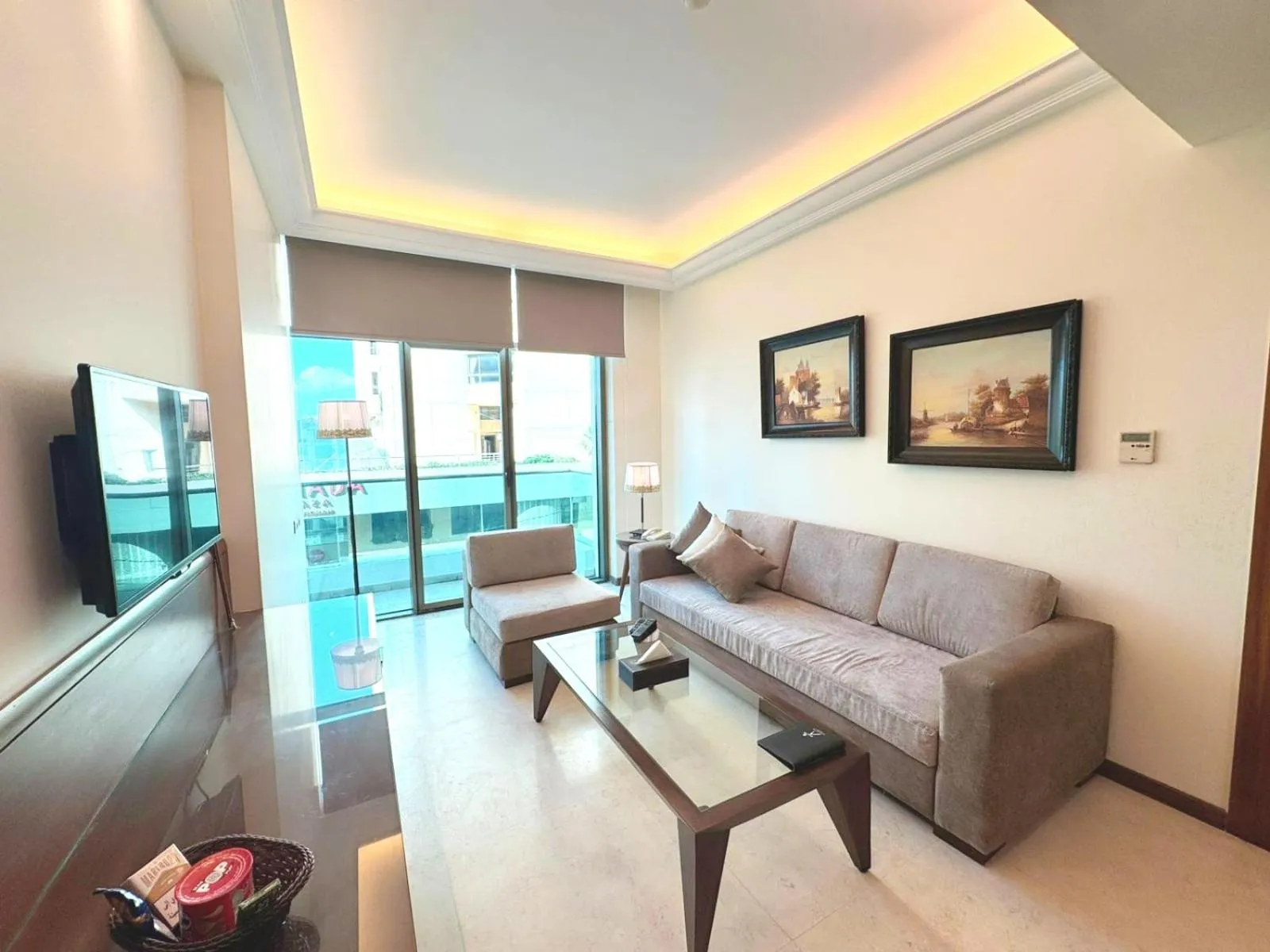 Living room in King Suites Hotel