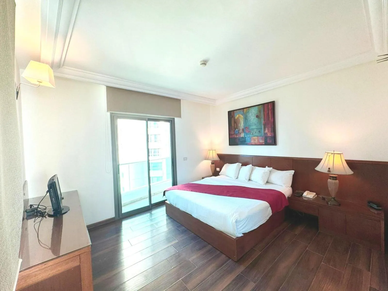 Bedroom, Bed in King Suites Hotel