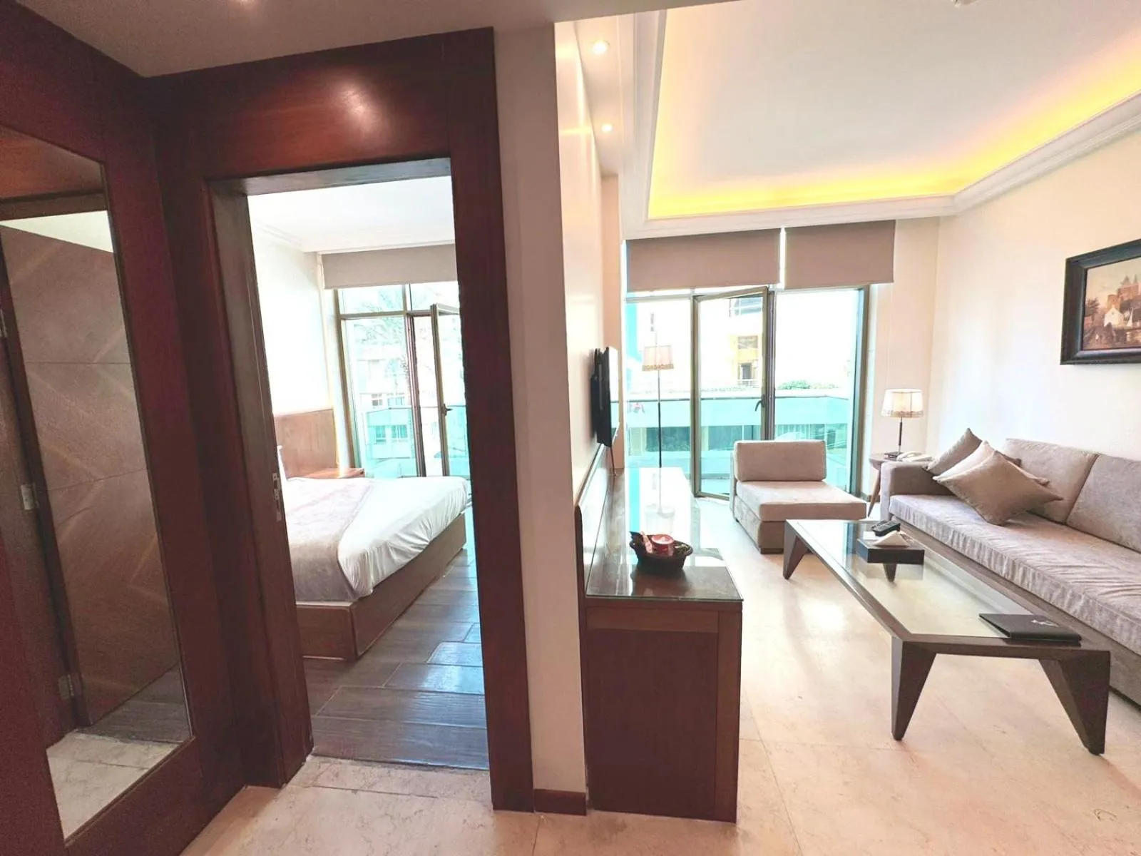 Photo of the whole room, Bed in King Suites Hotel