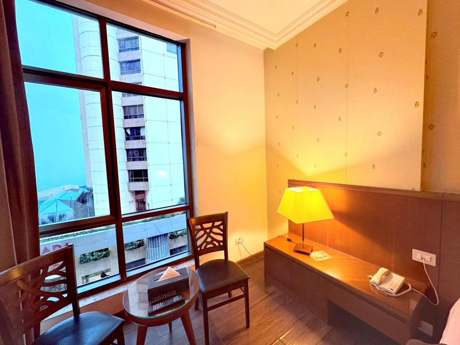 View (from property/room), Bed in King Suites Hotel