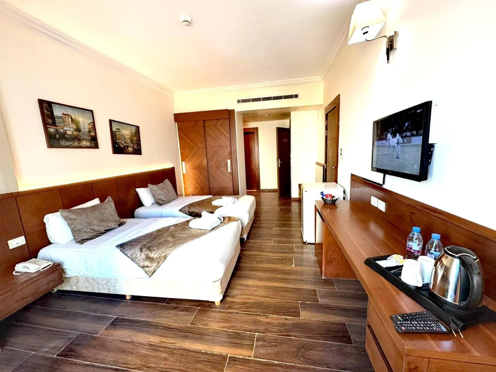 Bed in King Suites Hotel