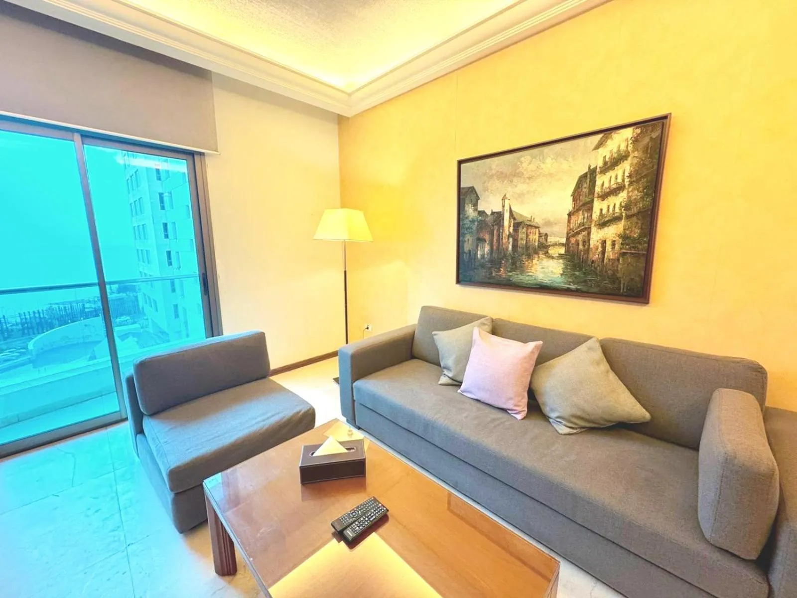 Living room in King Suites Hotel