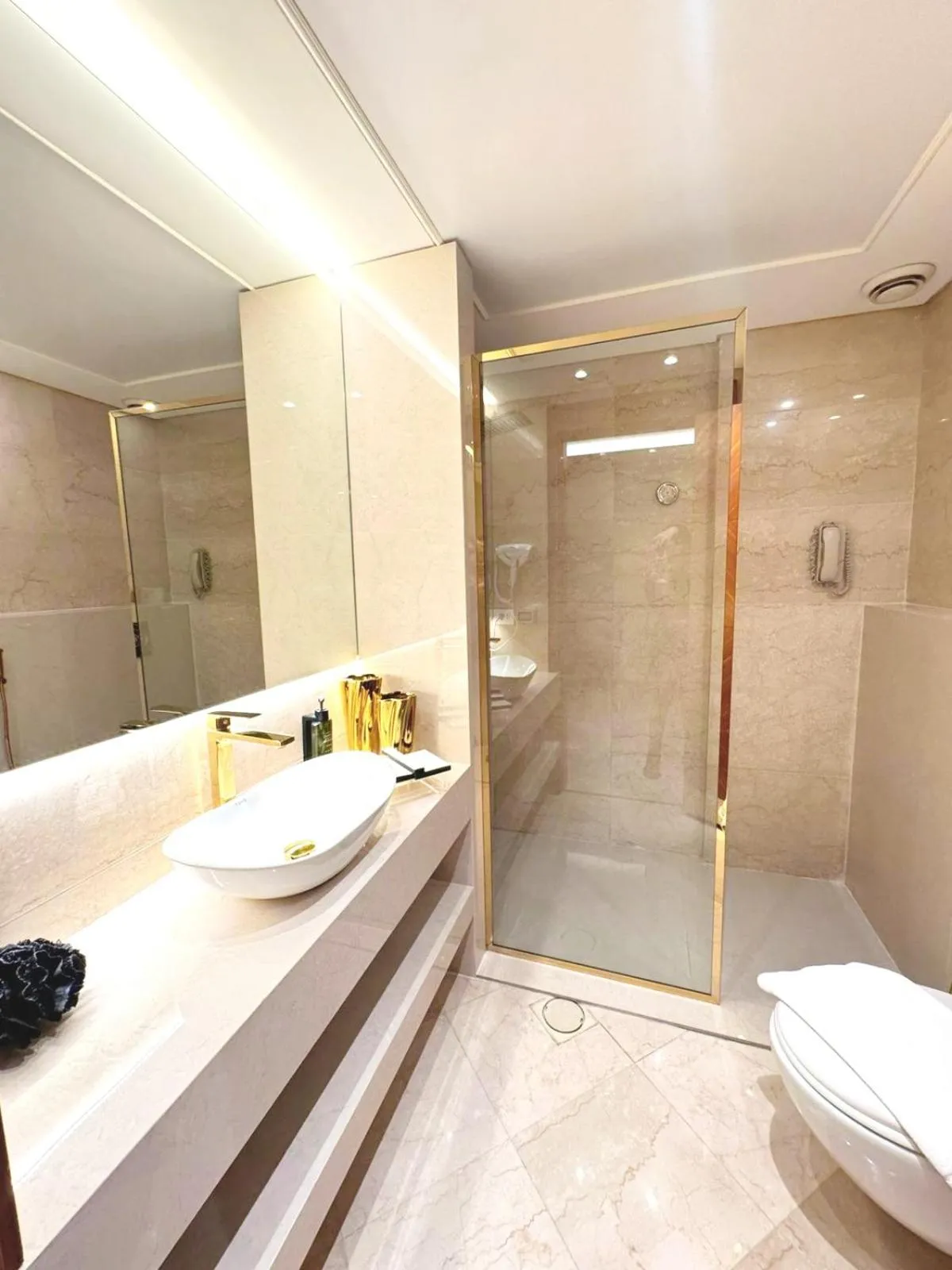 Bathroom in King Suites Hotel