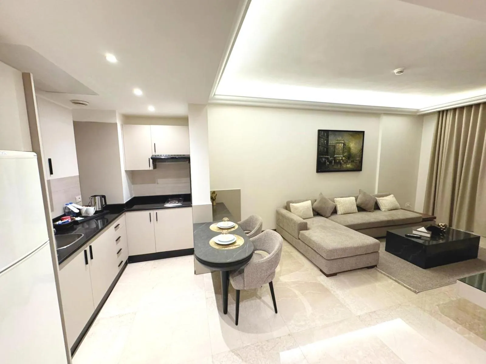 Kitchen or kitchenette in King Suites Hotel