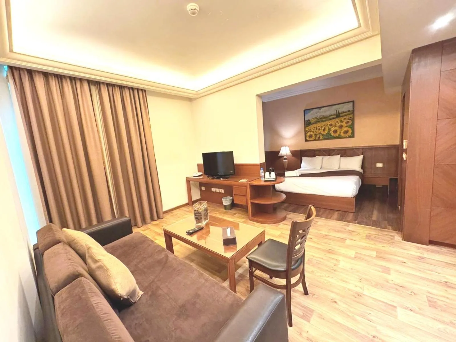 Bed in King Suites Hotel