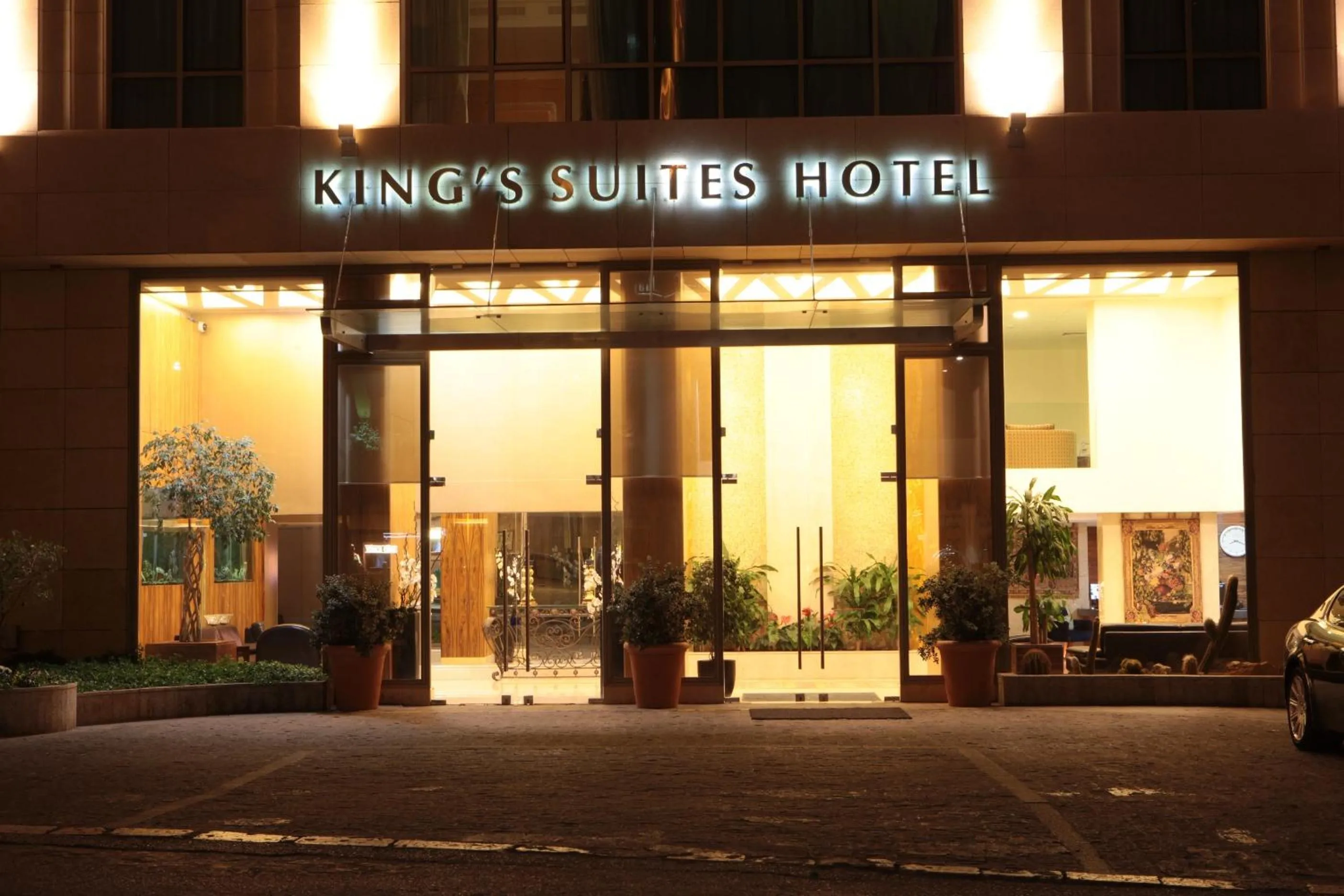 Facade/entrance in King Suites Hotel