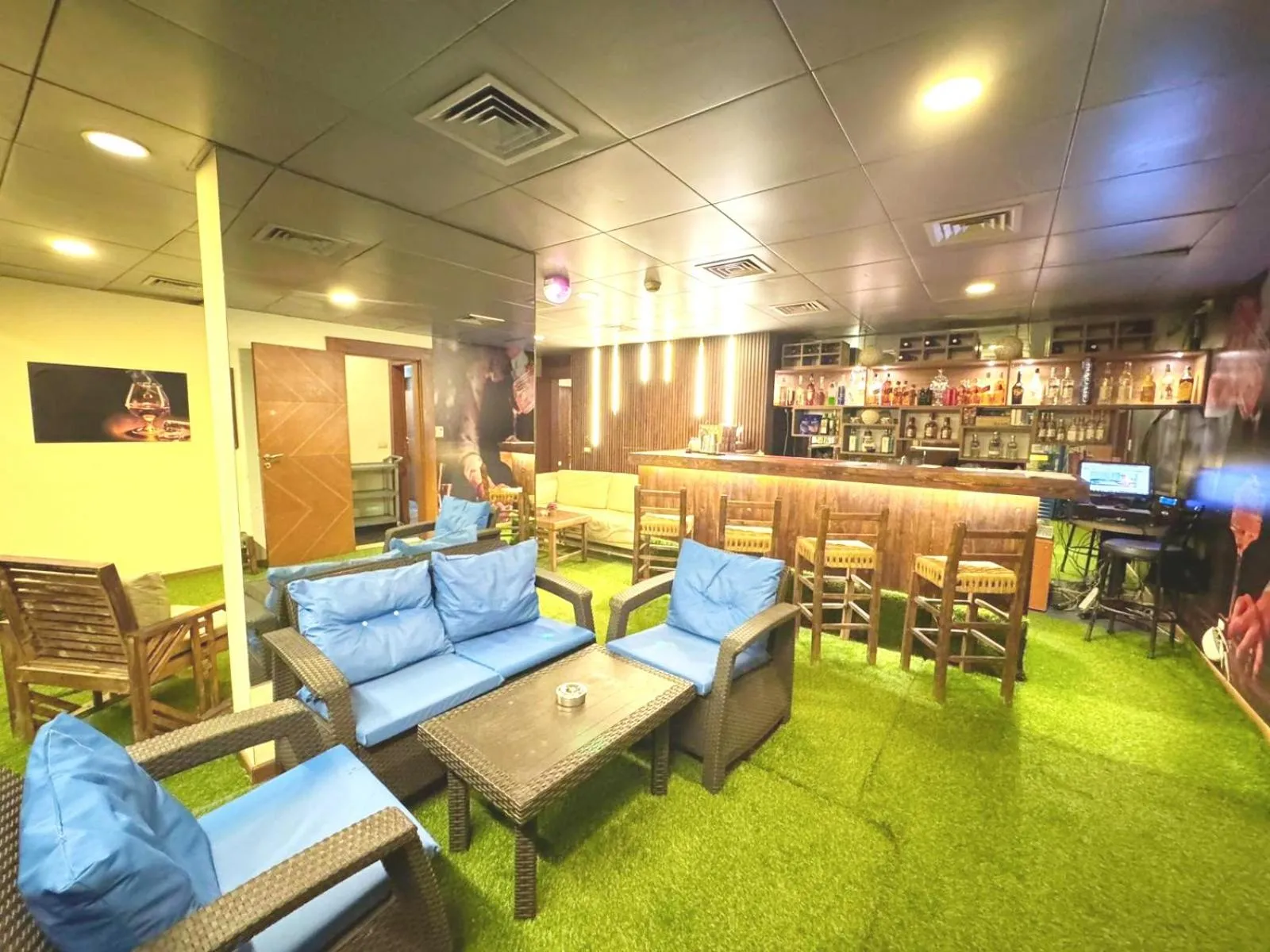 Lounge or bar in King Suites Hotel