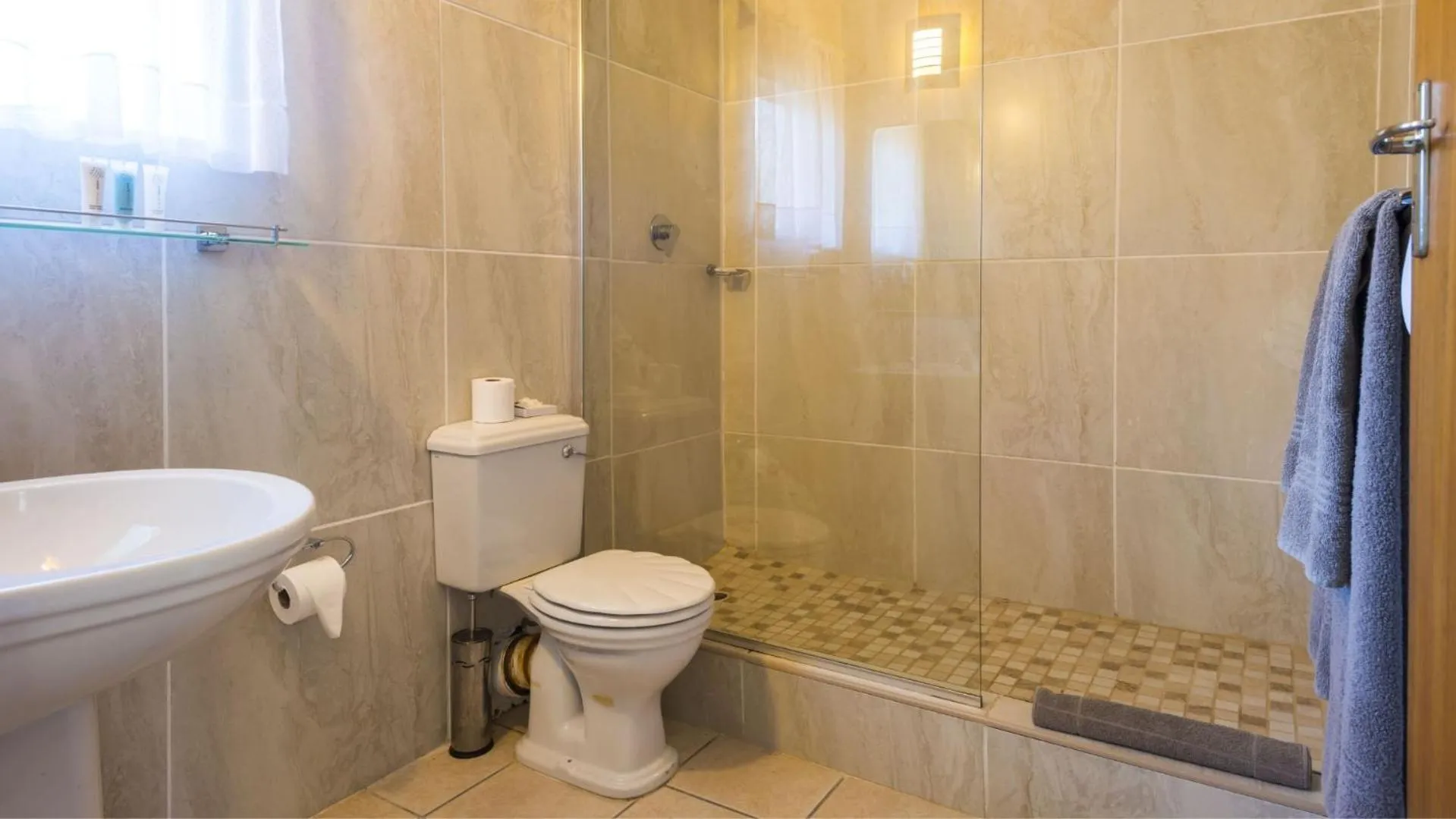 Shower in ANEW Resort Ingeli Forest Kokstad