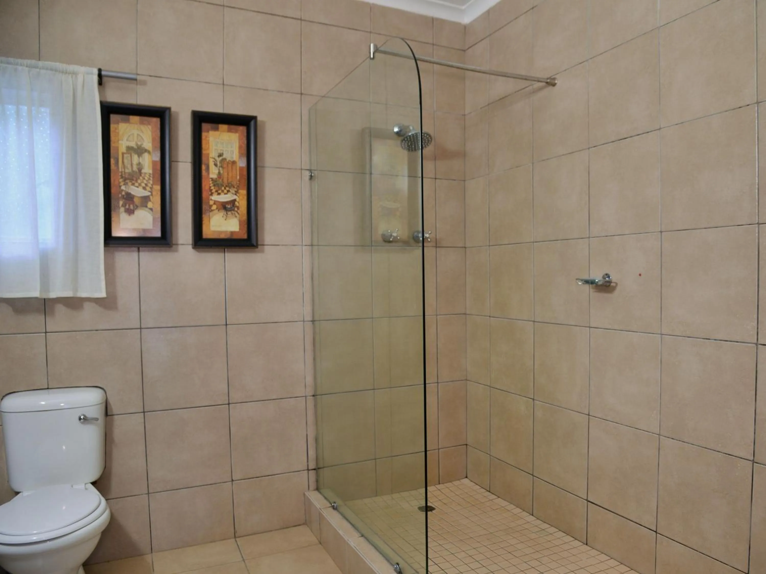 Shower in ANEW Resort Ingeli Forest Kokstad