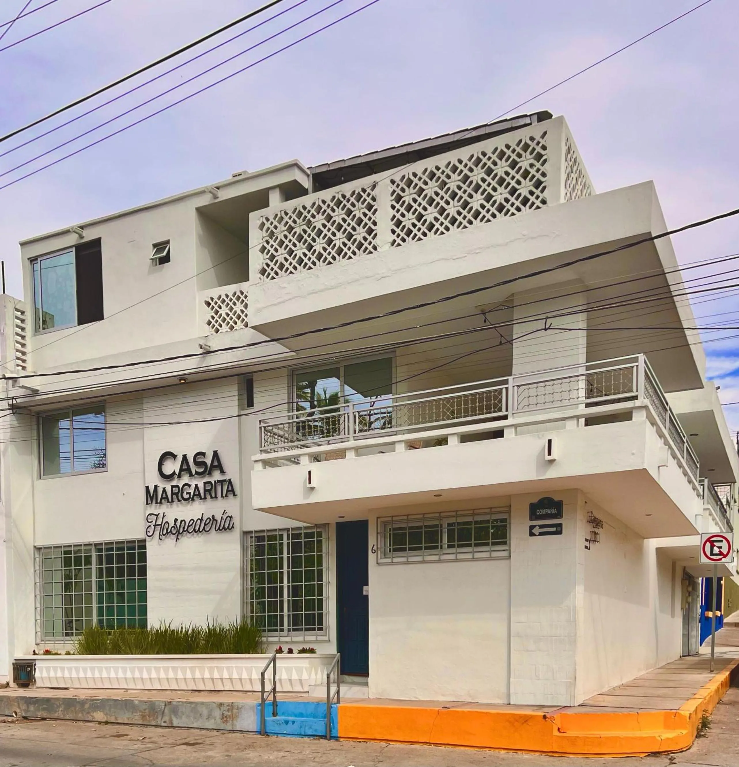 Property building in Hosteleria Casa Margarita