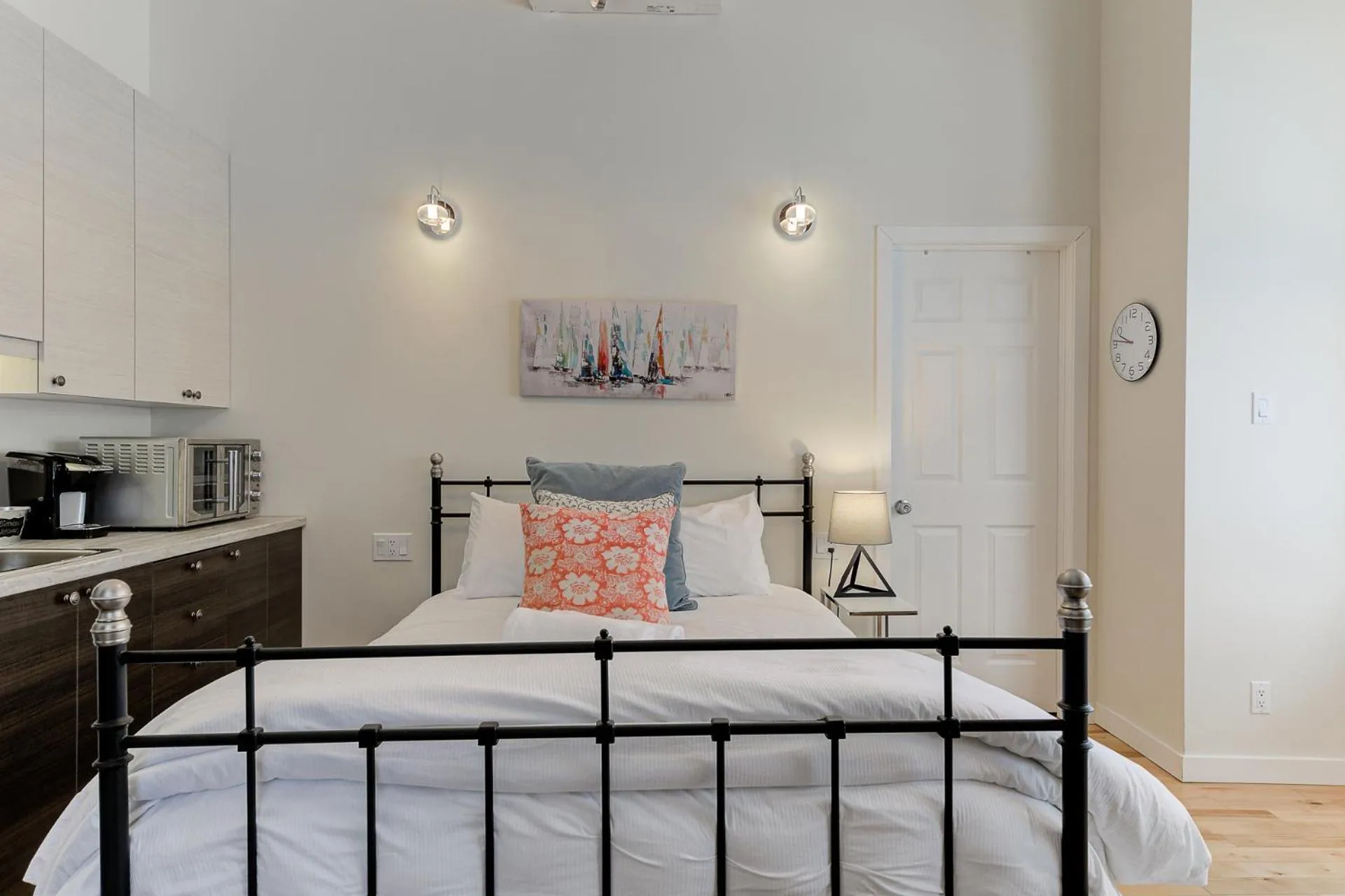 Bed in Le 555 Grande allée