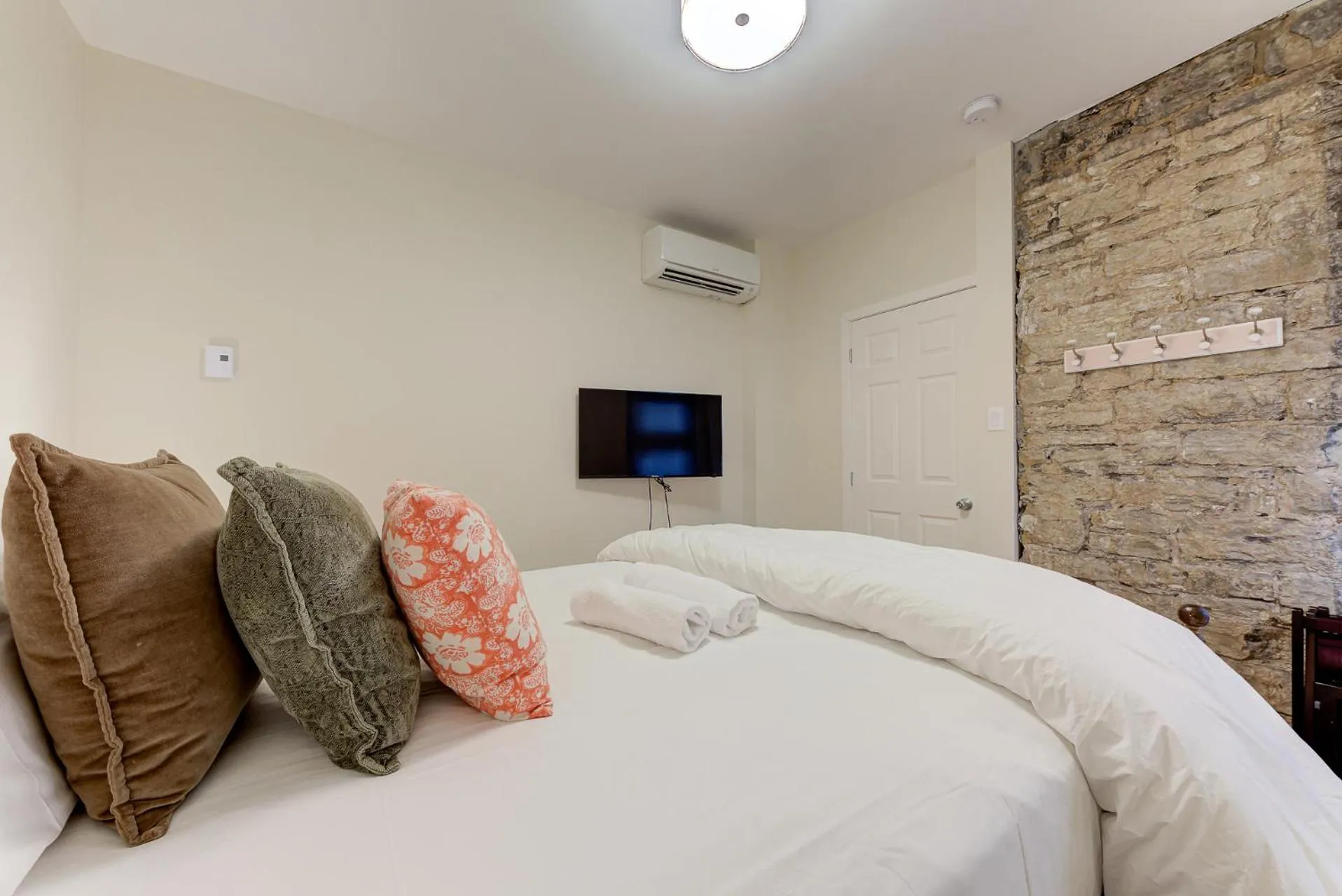 Bed in Le 555 Grande allée