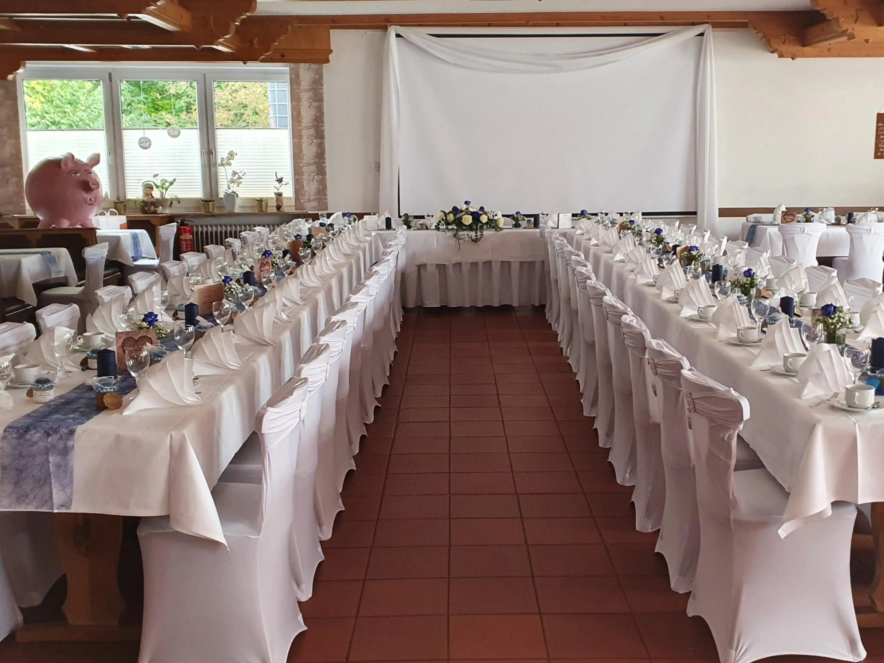 Restaurant/places to eat in Hotel Gasthof am Schloß