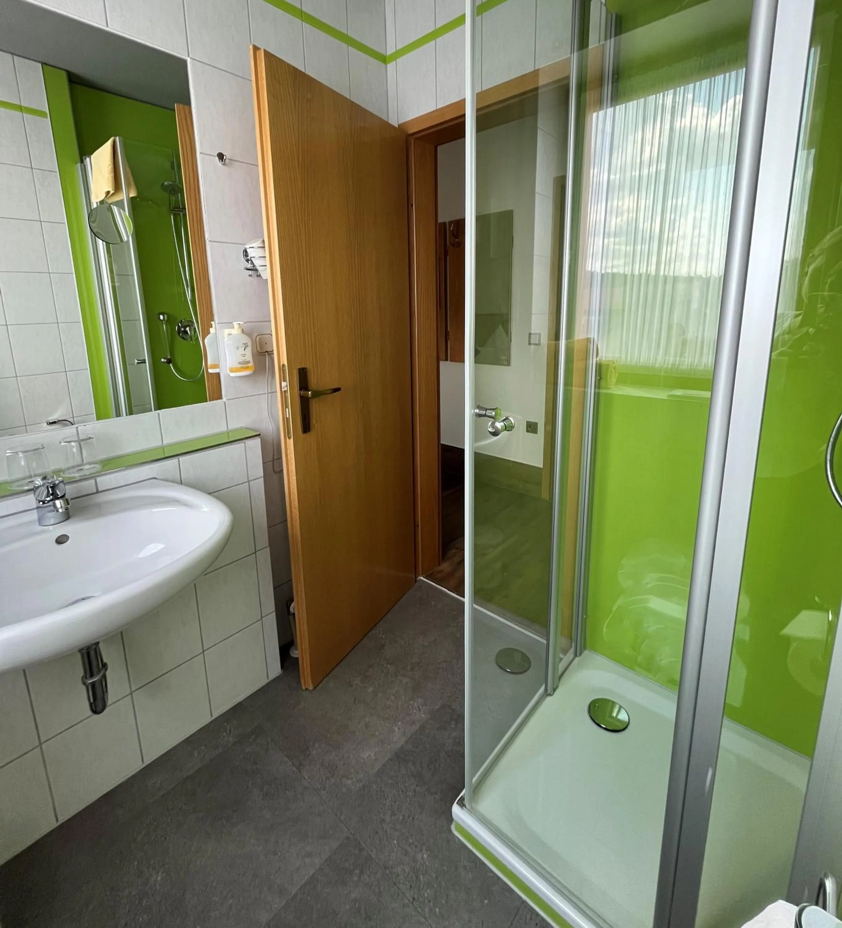 Bathroom in Hotel Gasthof am Schloß