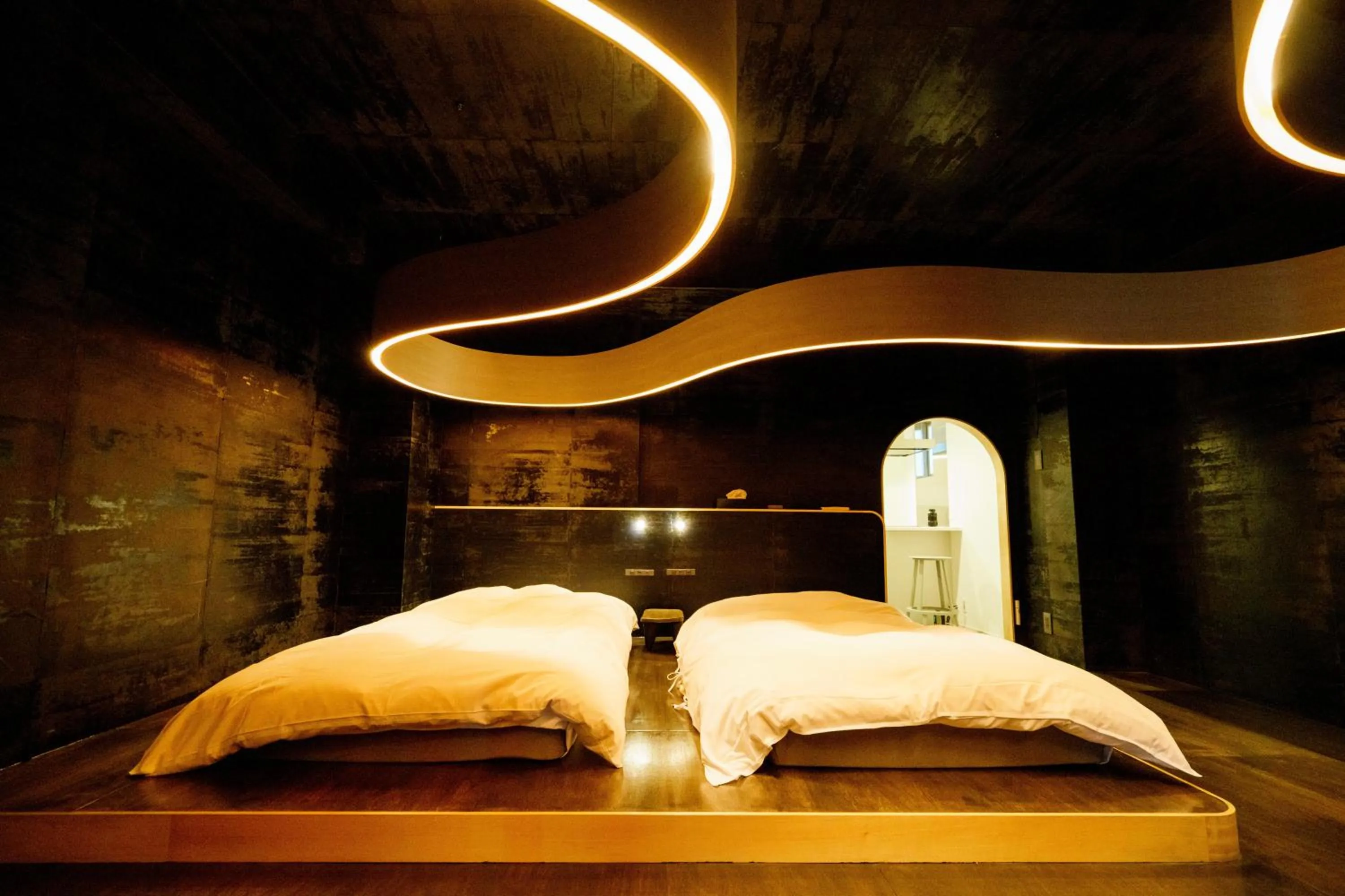 Bed in Seven Stories