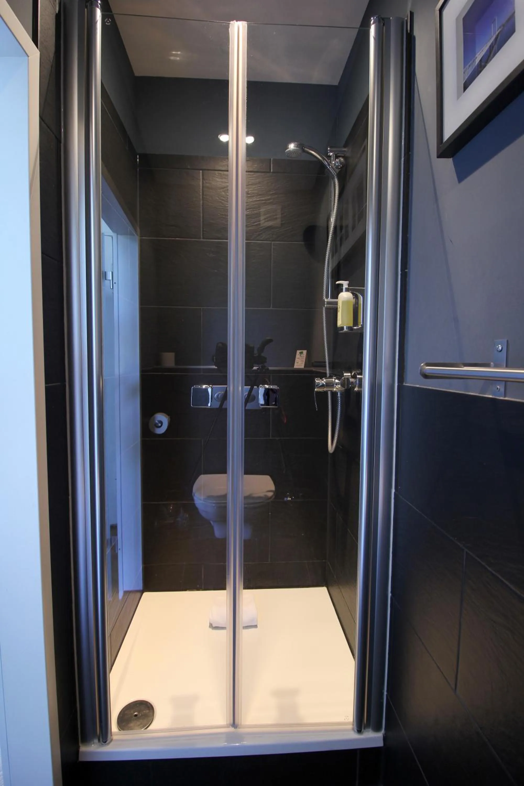 Bathroom in ArtHotel Connection