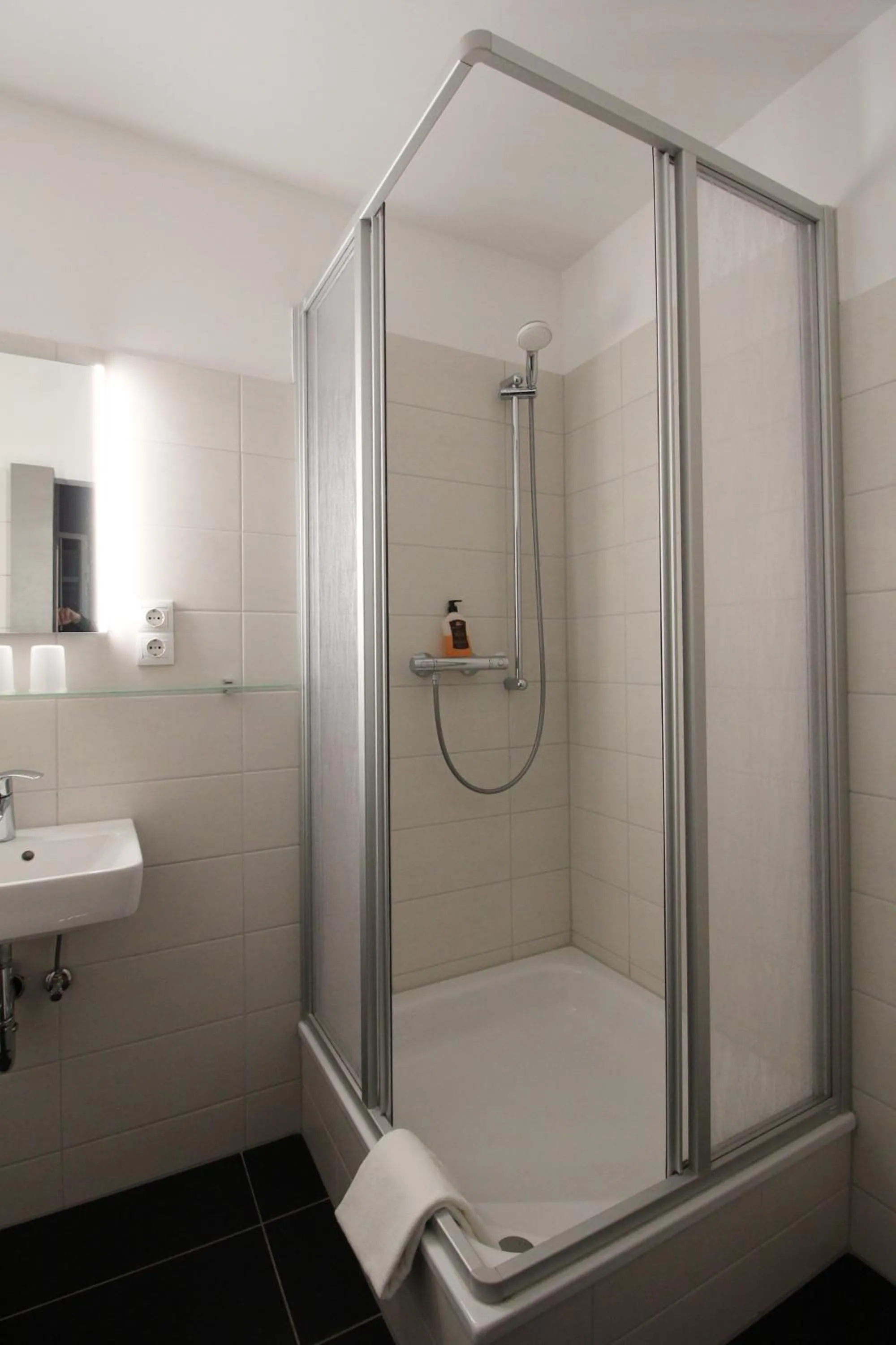 Shower in ArtHotel Connection