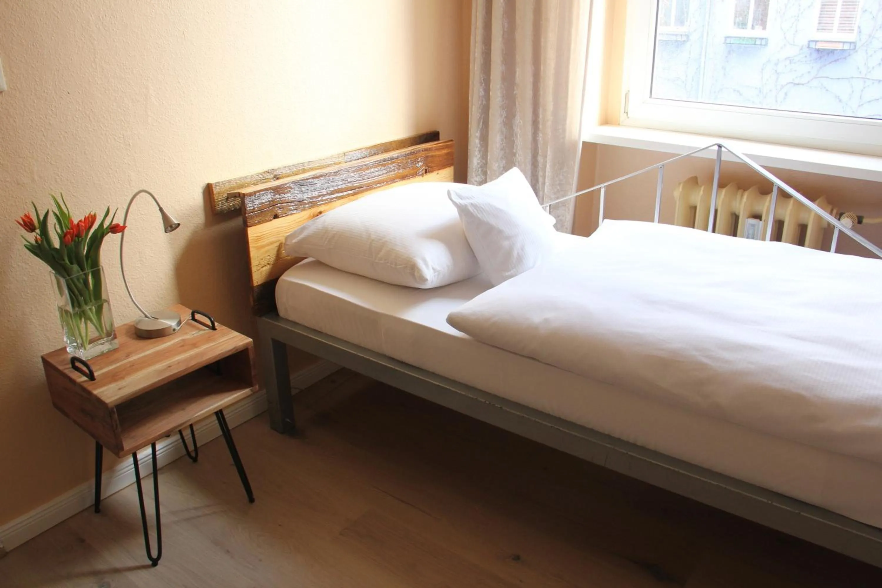 Bed in ArtHotel Connection