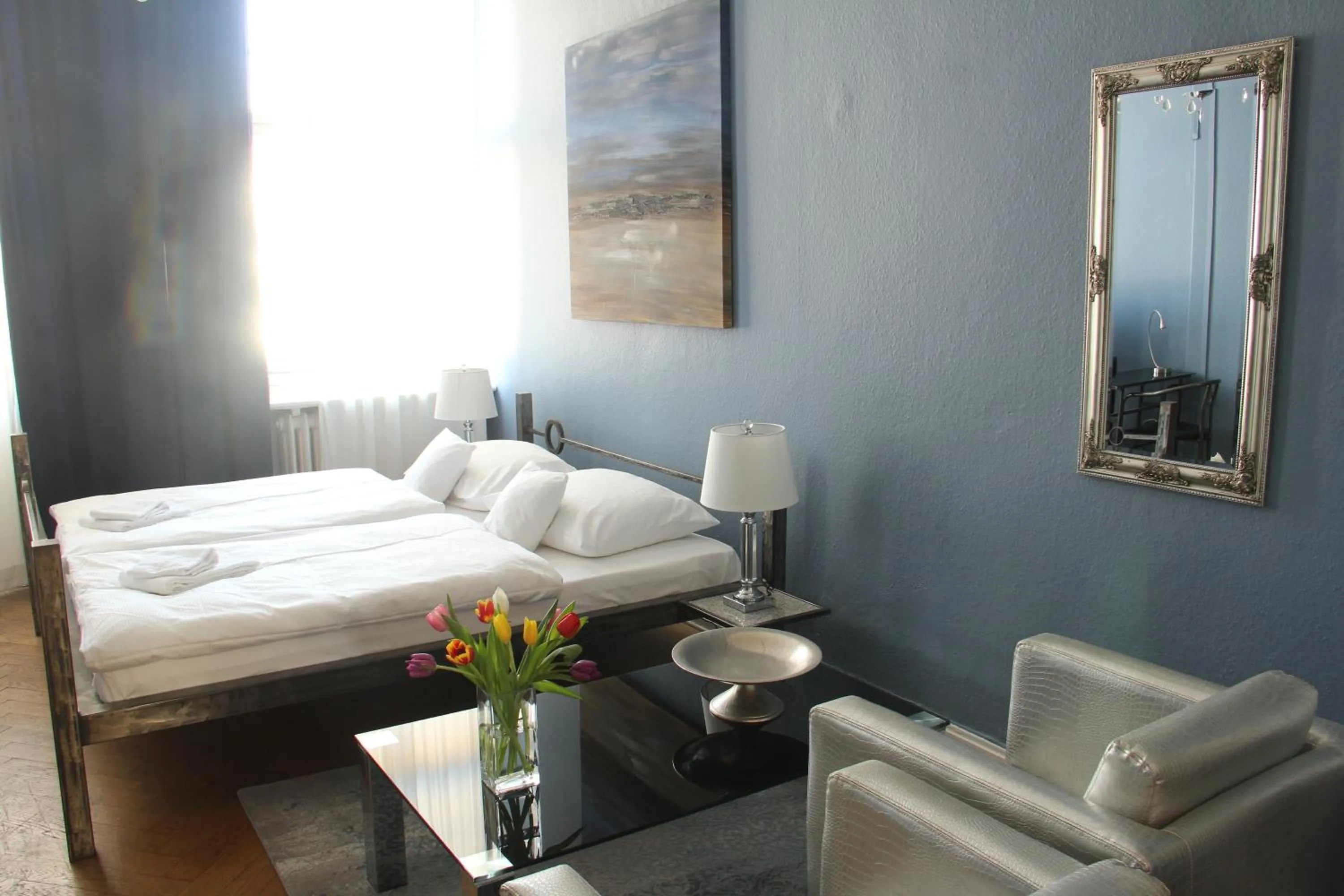 Photo of the whole room, Bed in ArtHotel Connection