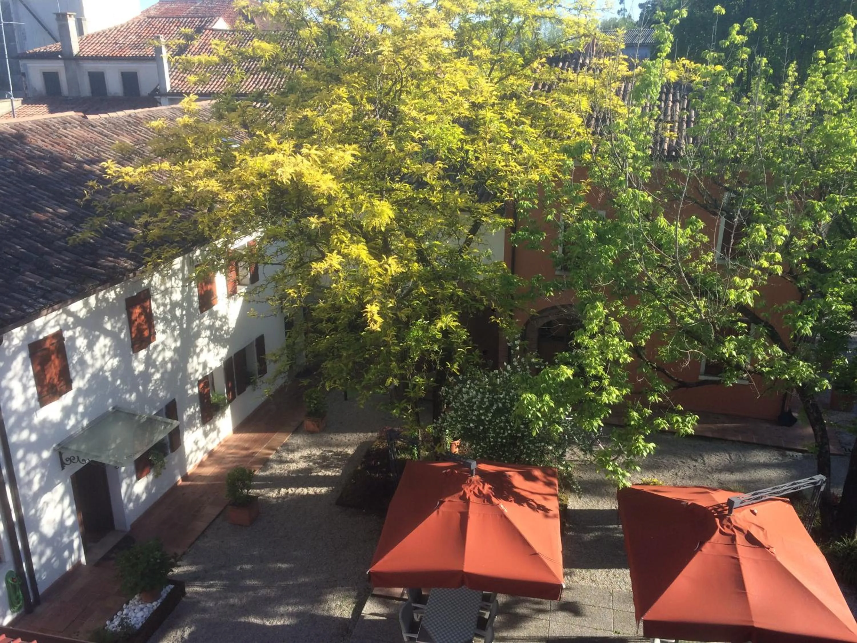 Inner courtyard view in Locanda Stella D'oro