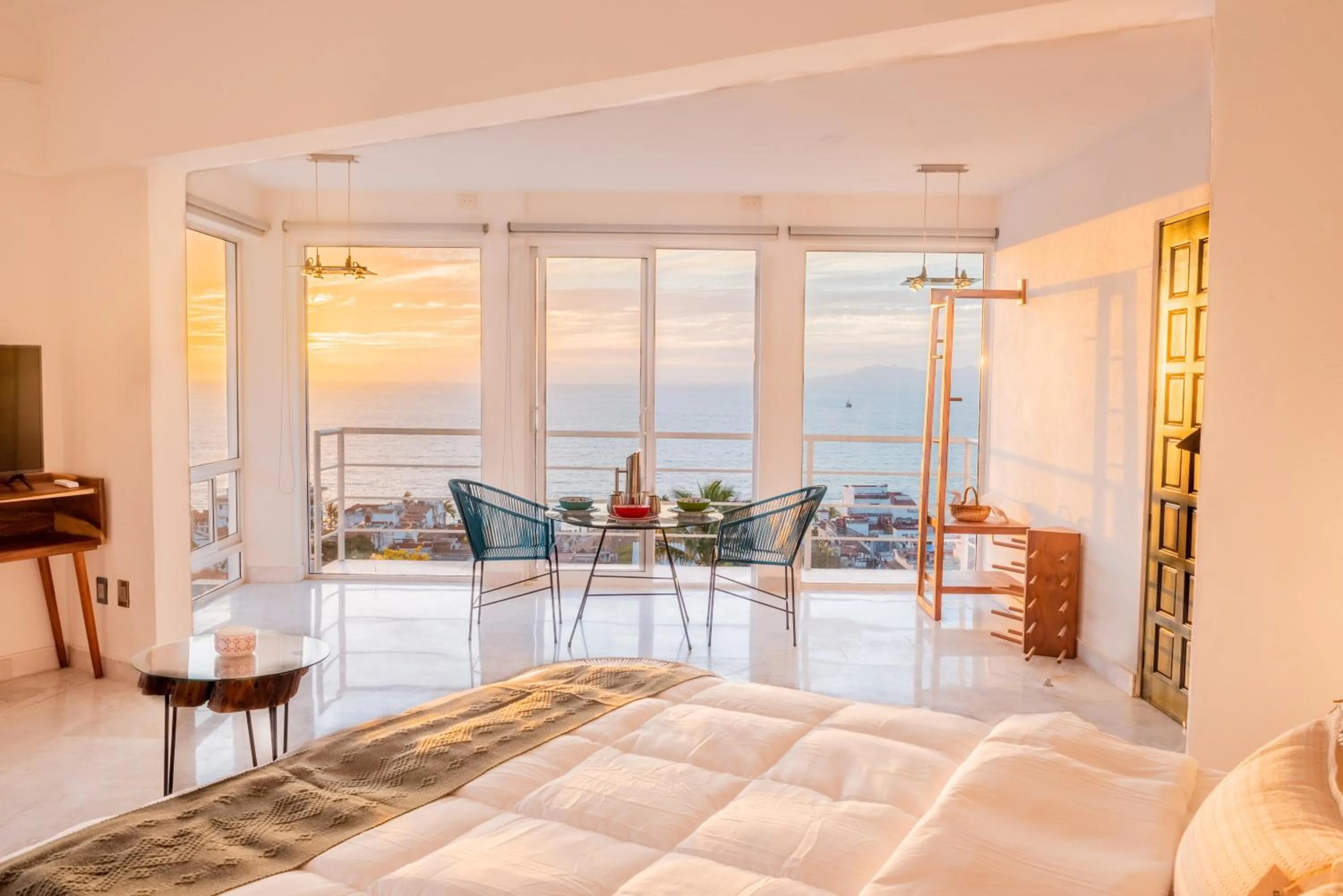Balcony/Terrace, Bed in La Casa Blanca