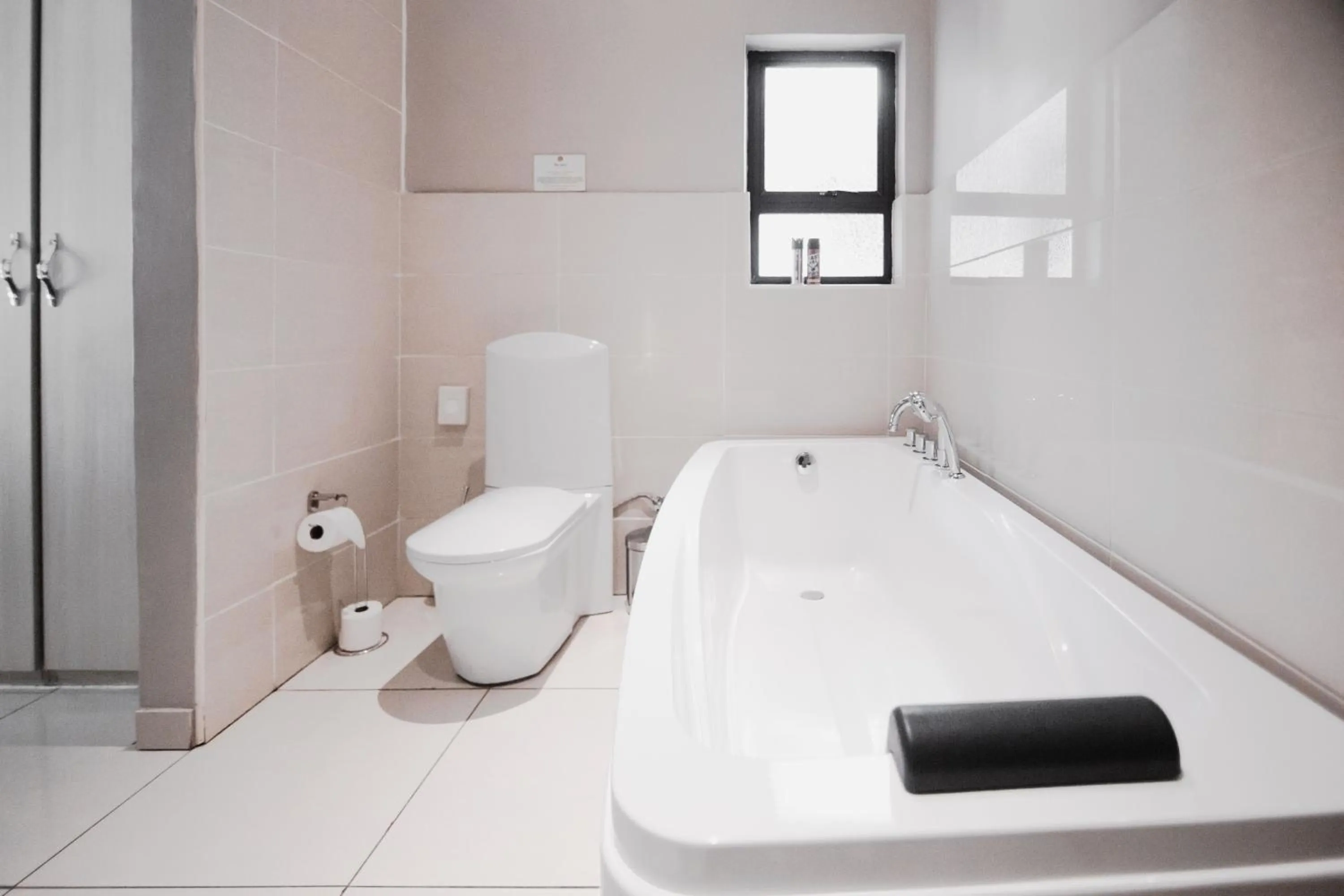 Bath in The Capital Guest House