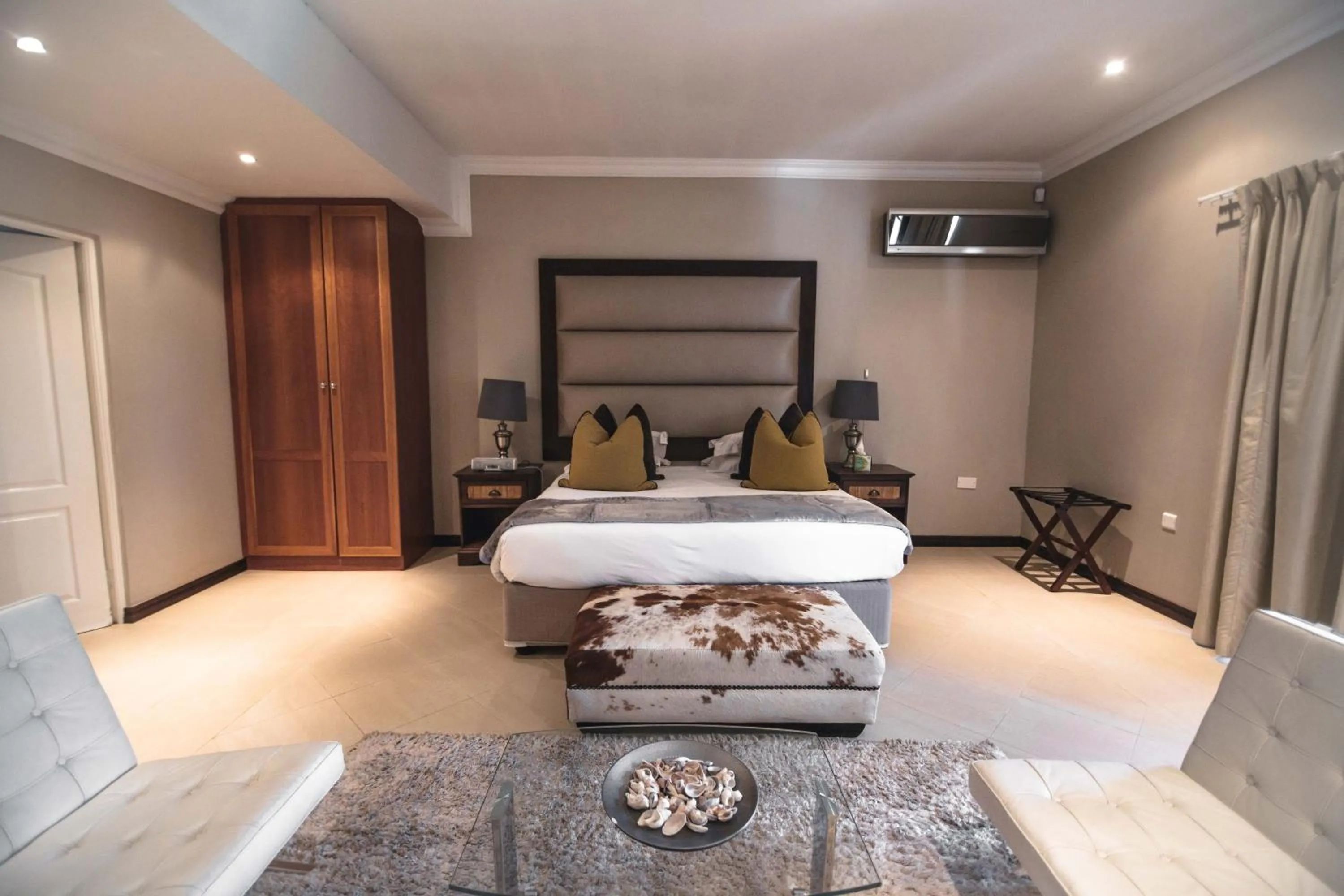 Photo of the whole room, Bed in The Capital Guest House