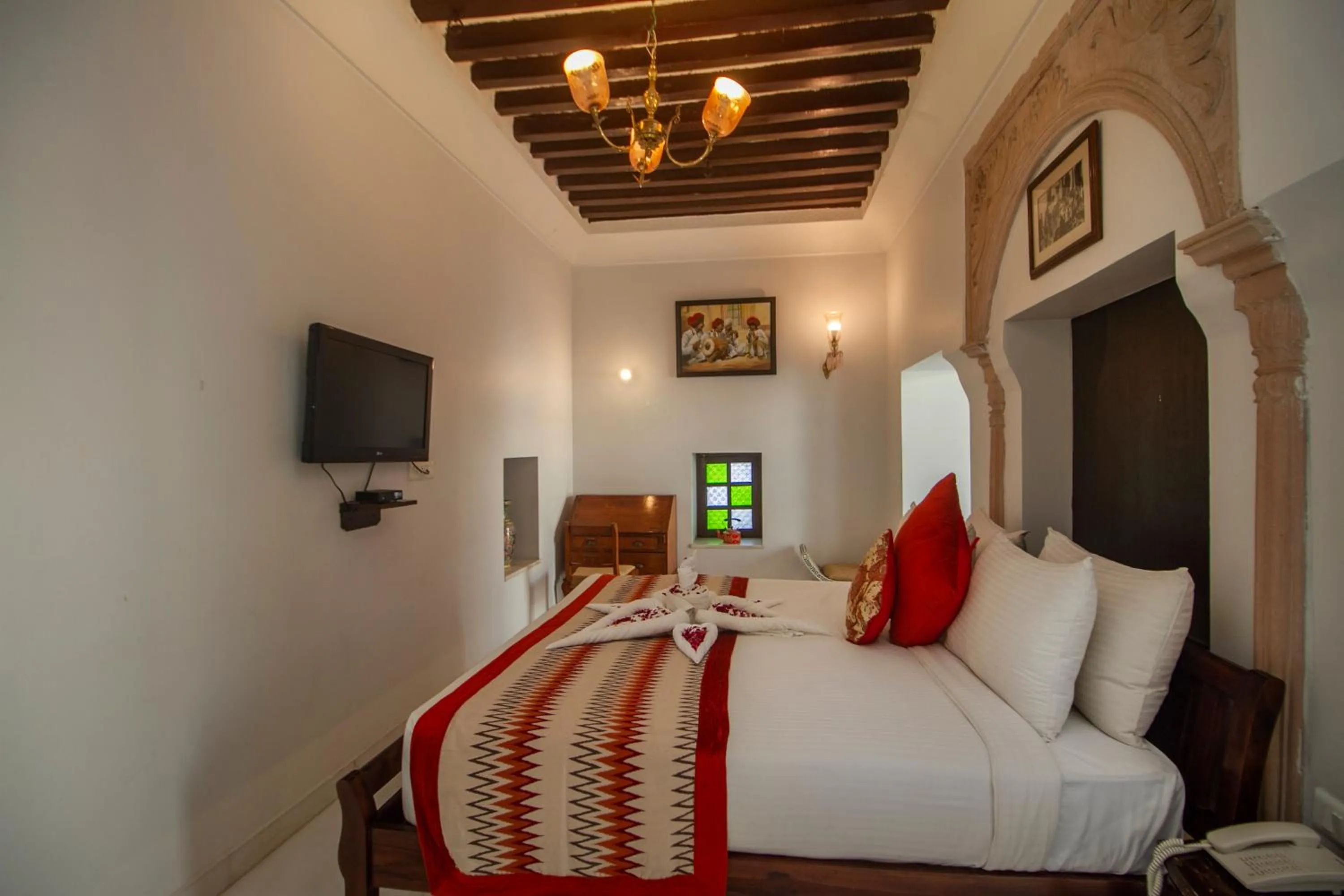 View (from property/room), Bed in Amritara Chandra Mahal Haveli, Bharatpur