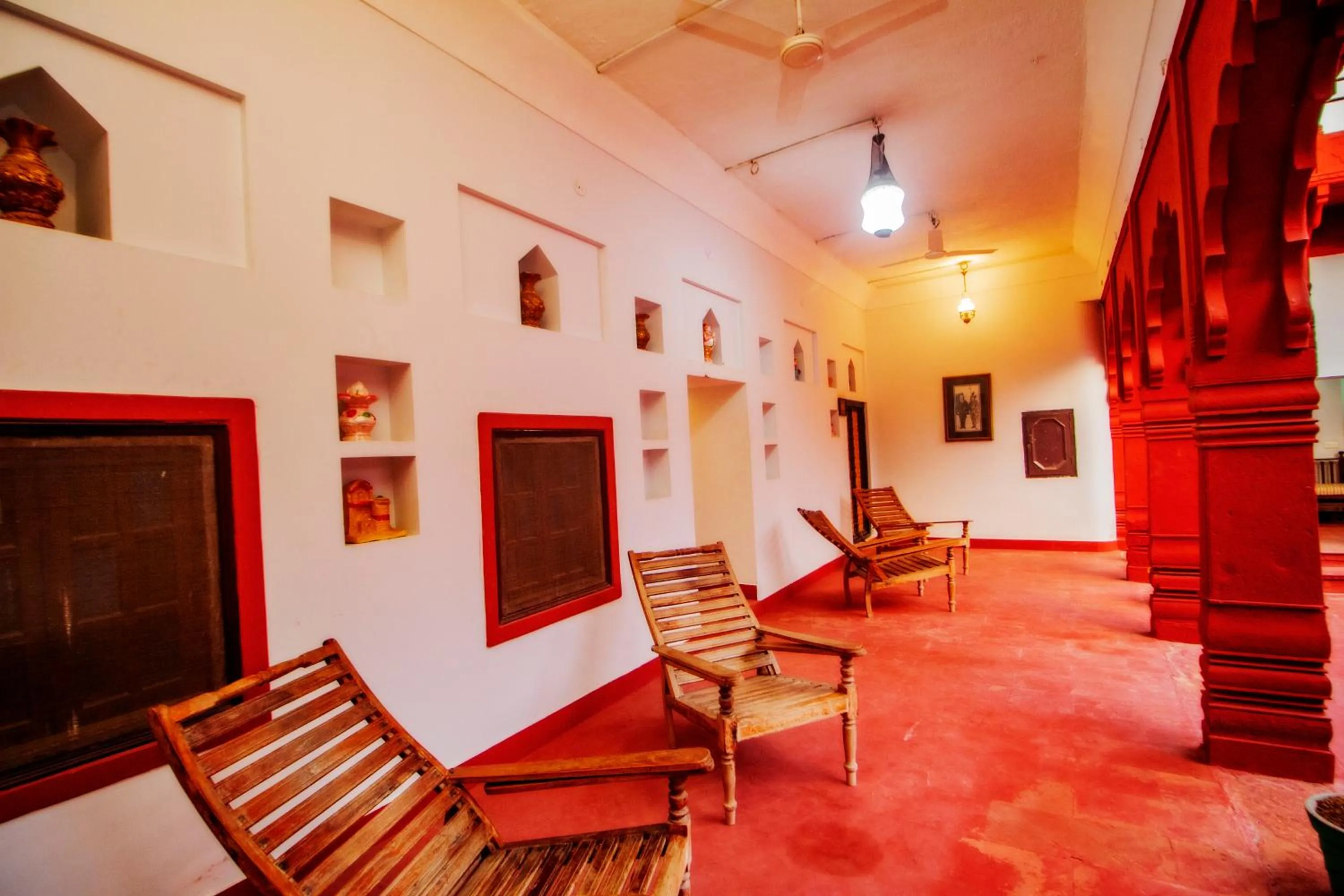 hair dresser in Amritara Chandra Mahal Haveli, Bharatpur