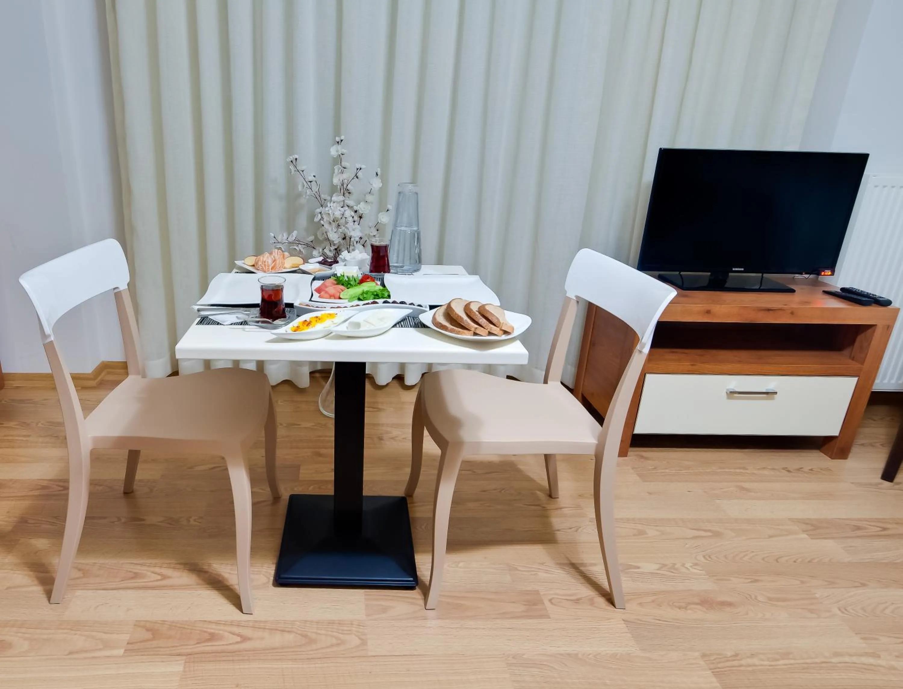 Dining area in Upart Home