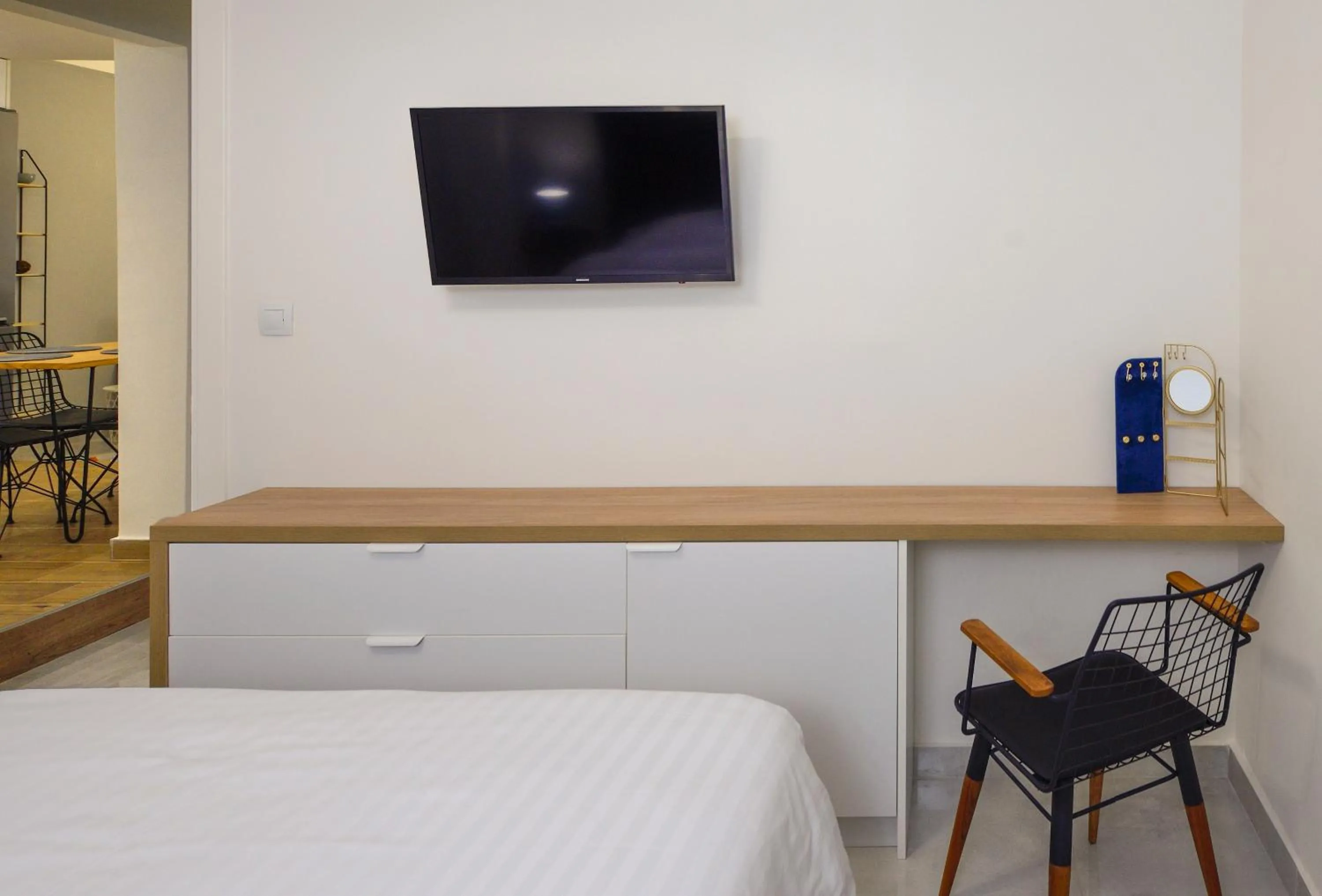 Blu & Marrone Suites-parking included