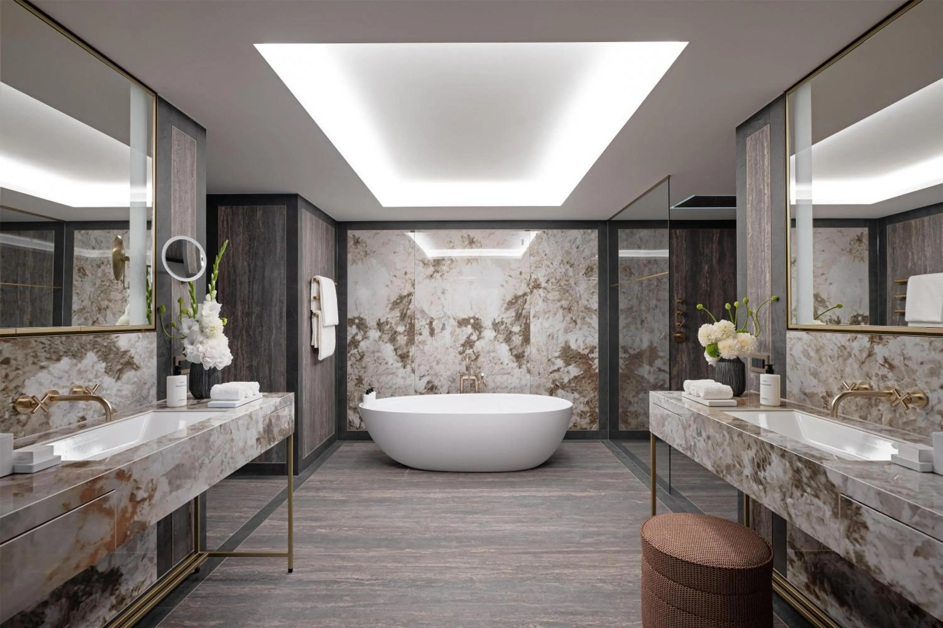 Bathroom in Conrad Hamburg