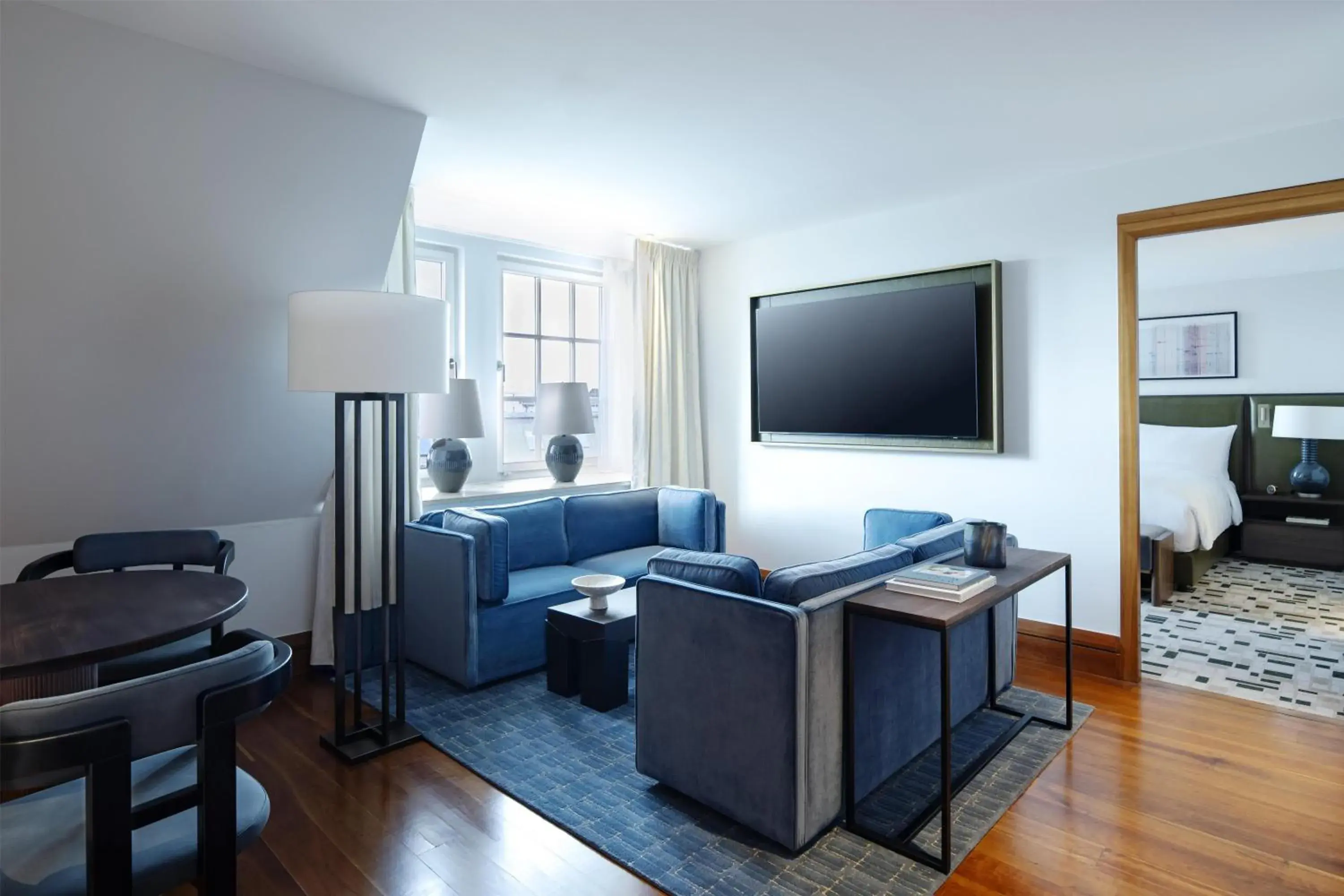 Deluxe King Studio in Conrad Hamburg Deluxe King Studio in Conrad Hamburg