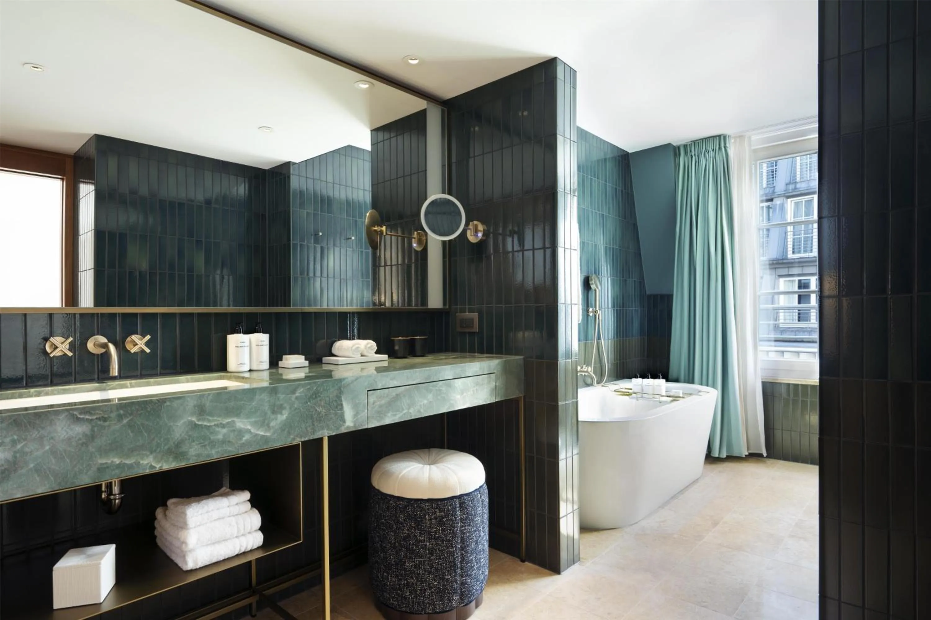 Bathroom in Conrad Hamburg