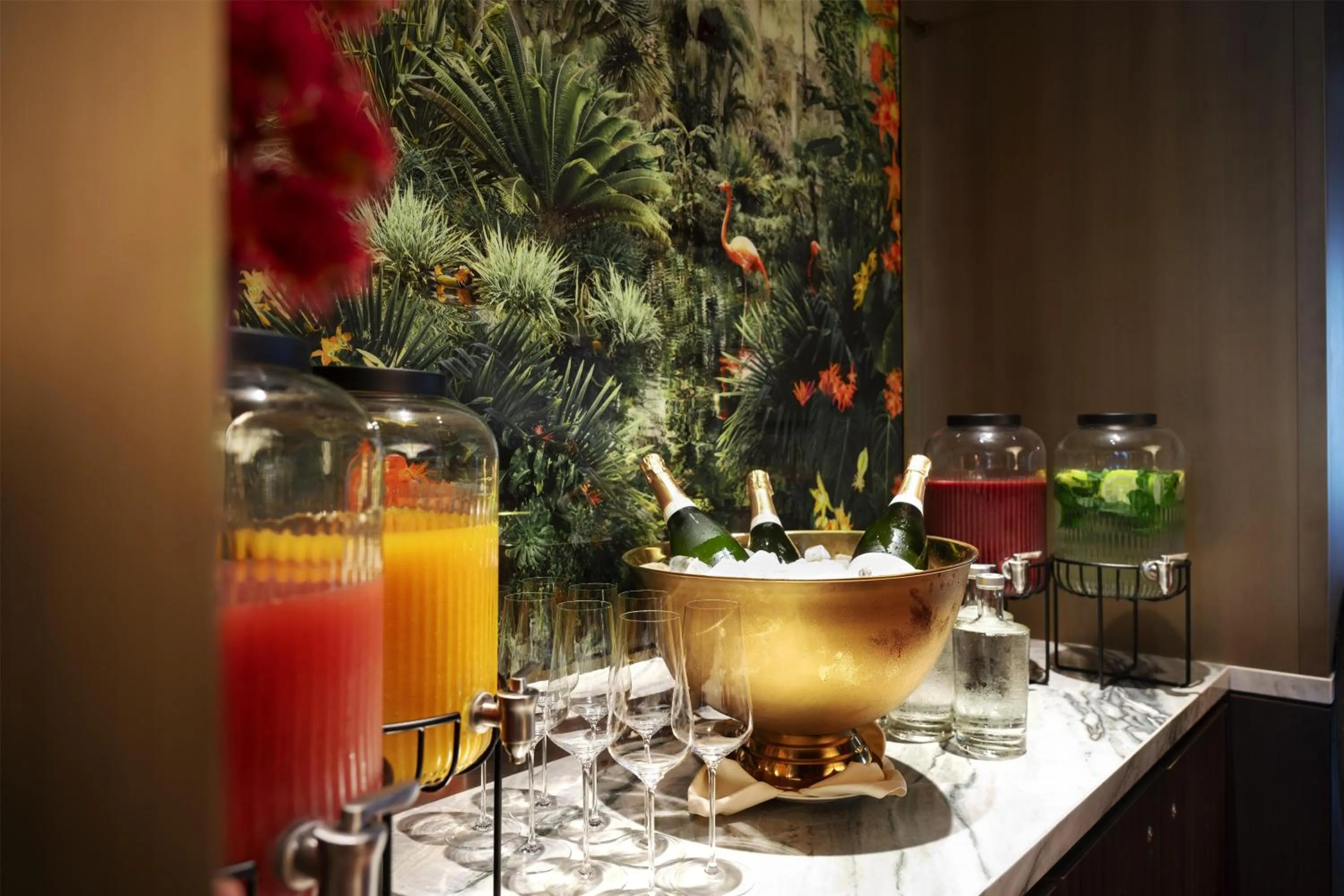 Restaurant/places to eat in Conrad Hamburg