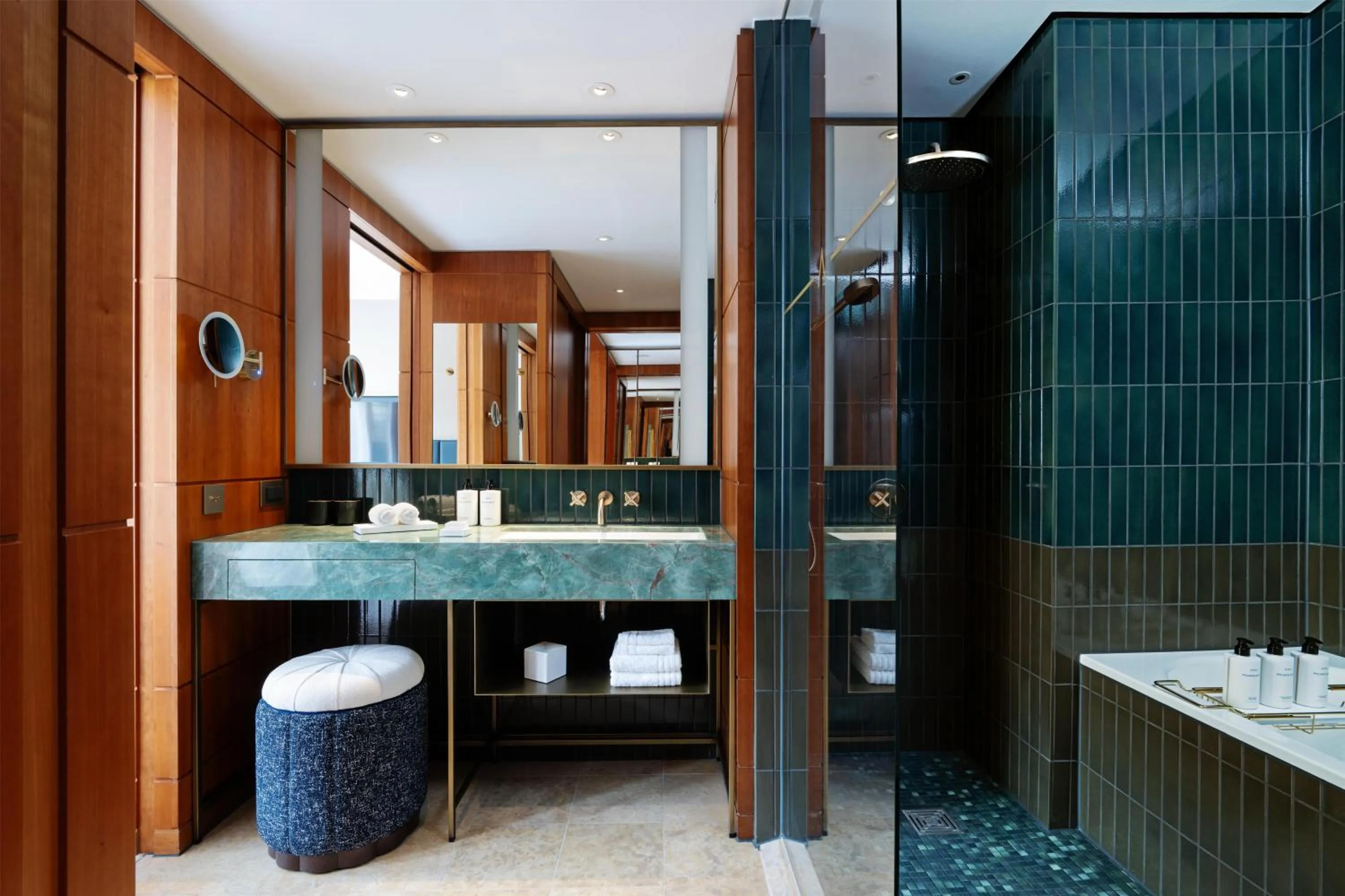 Bathroom in Conrad Hamburg