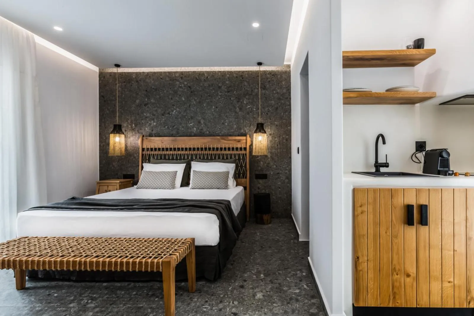 Bed in Naxian Secret