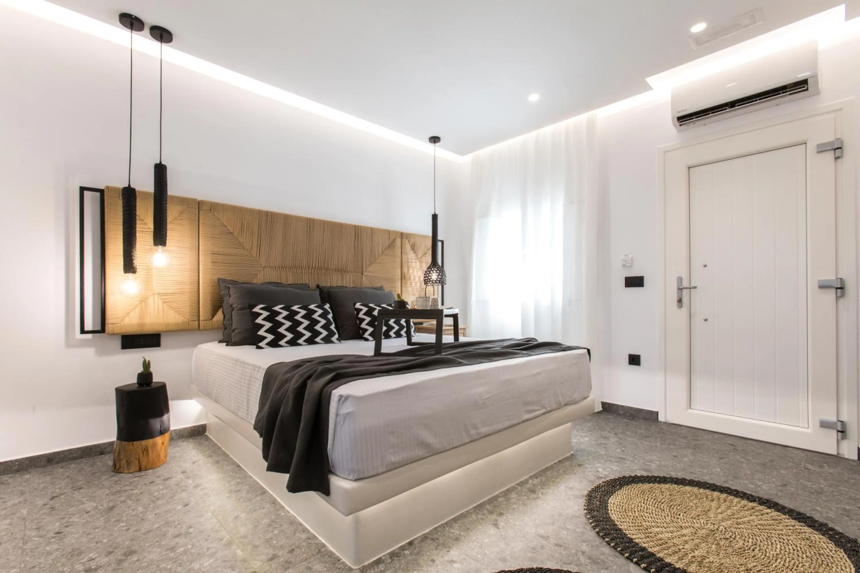 Bed in Naxian Secret