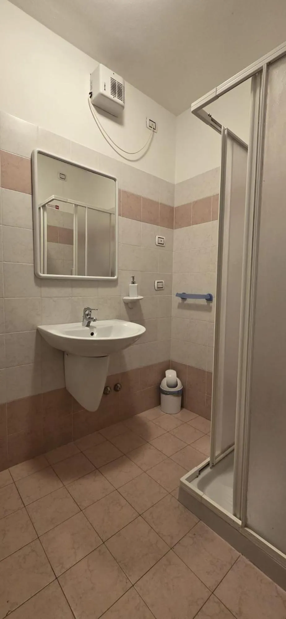 Shower in Ostello Città di Rovereto