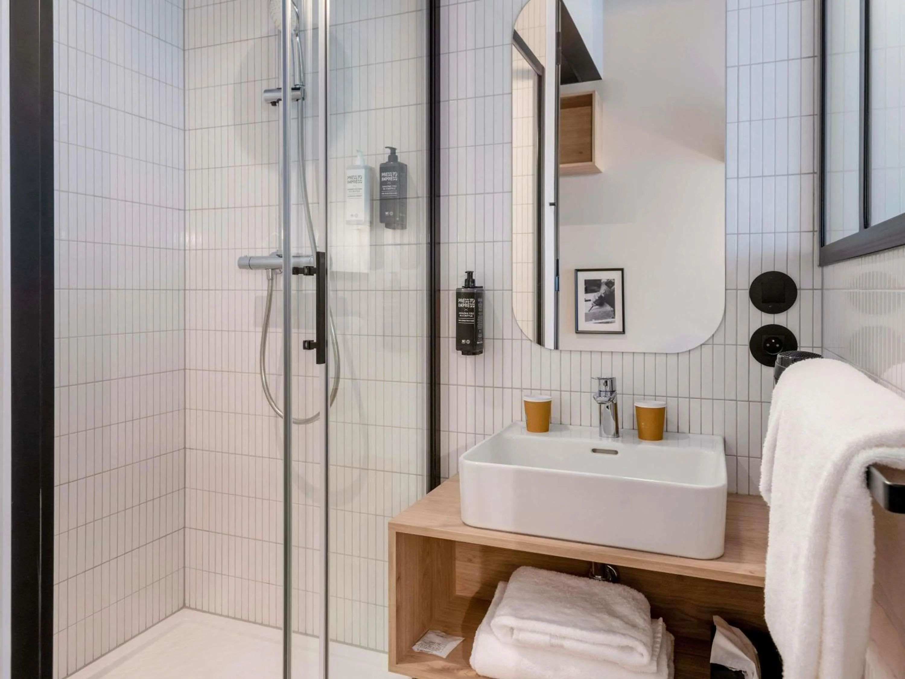 Bedroom in ibis Styles Namur