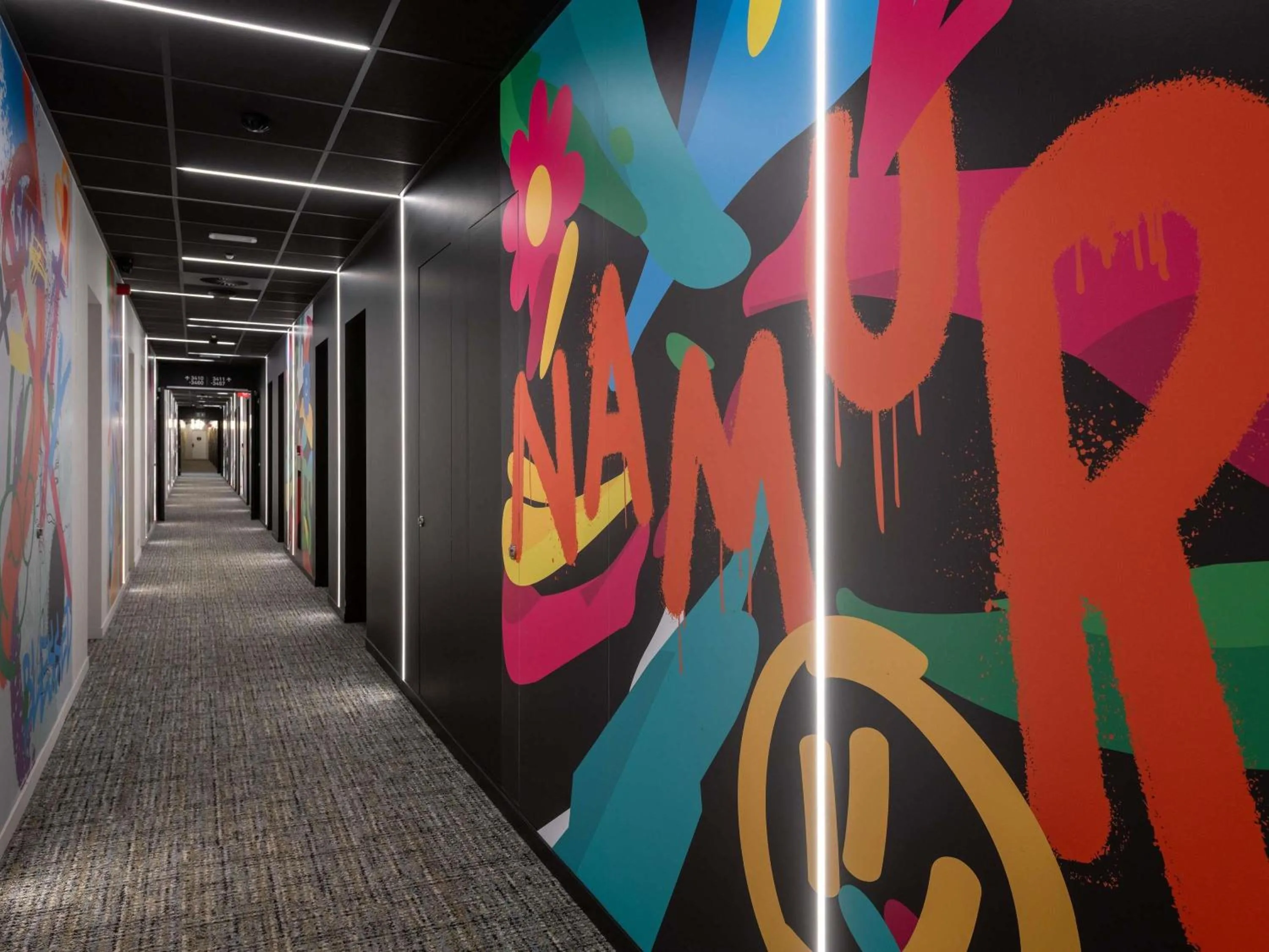 Bedroom in ibis Styles Namur