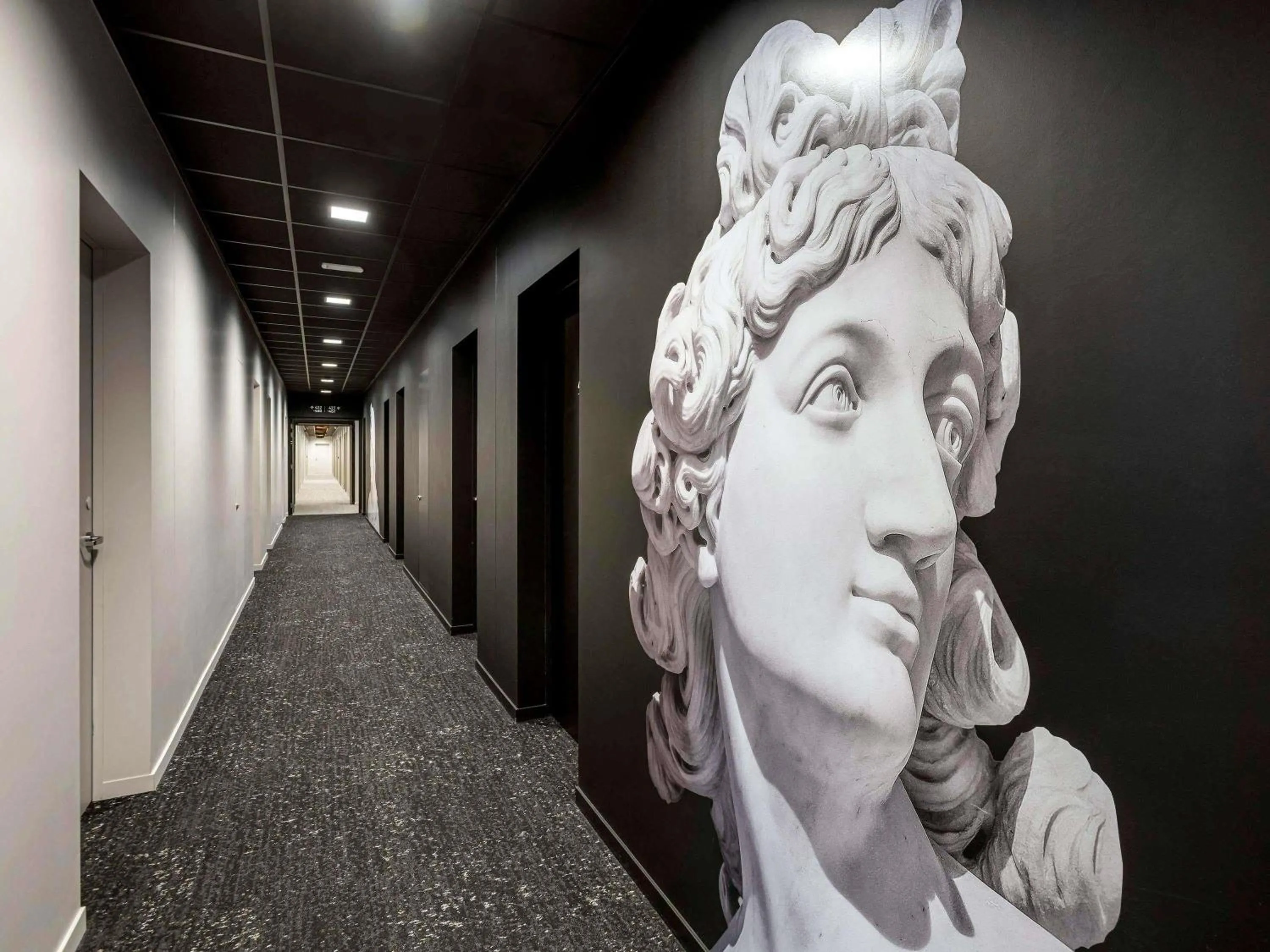 Bedroom in ibis Styles Namur