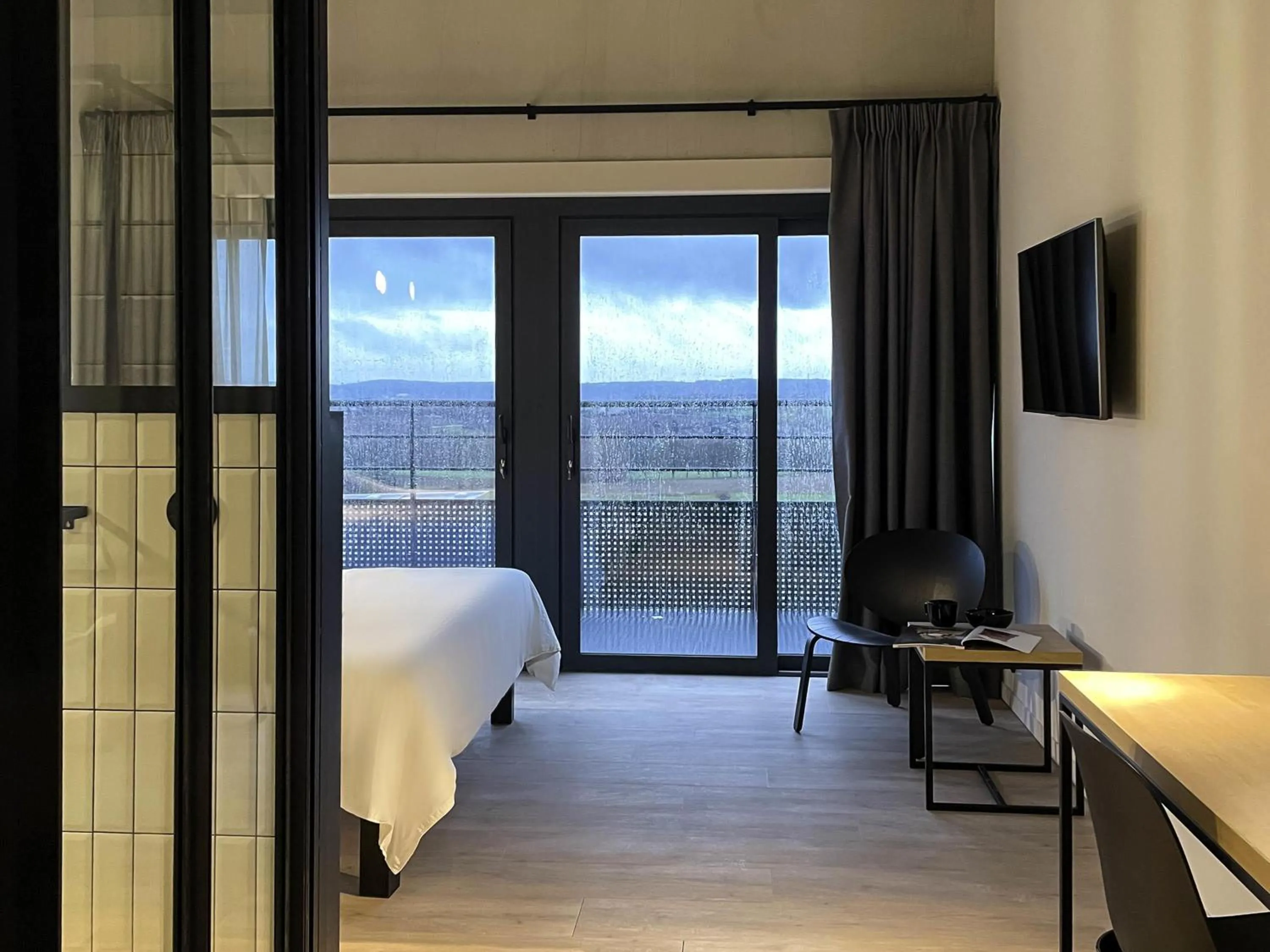 Bedroom, Bed in ibis Styles Namur